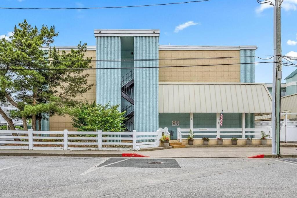 Apartment Updated Charming Studio,steps To Beach,outdoor Pool *