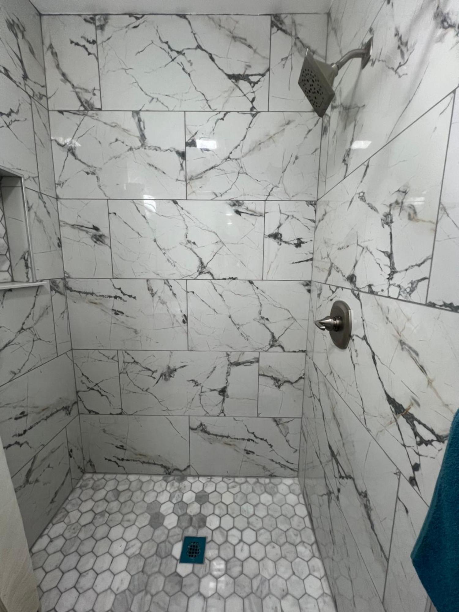 Crystal Sands Phila Ave Apartment *