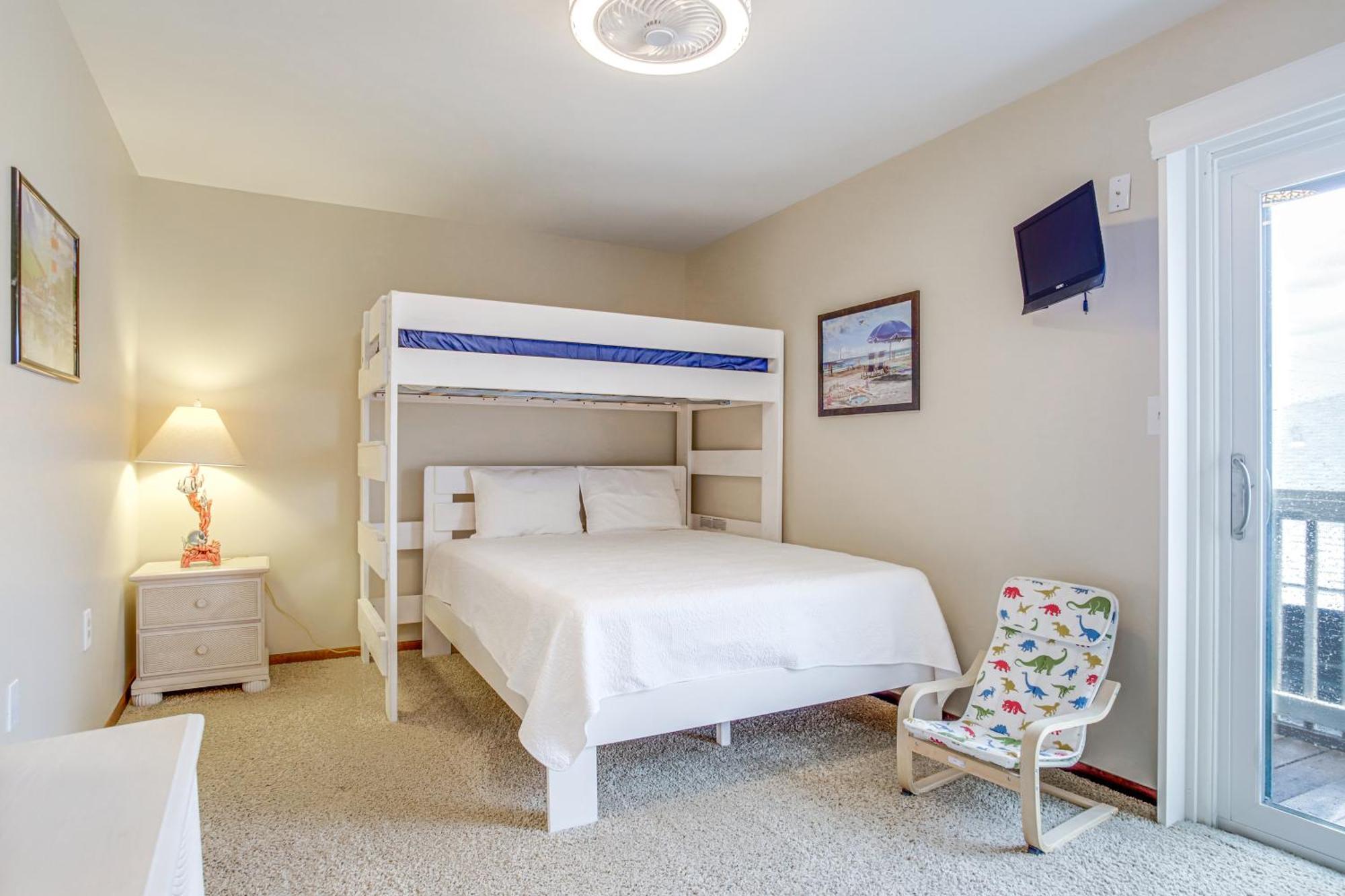 Ocean Getaway, Steps To The Boardwalk! Holiday home Ocean City