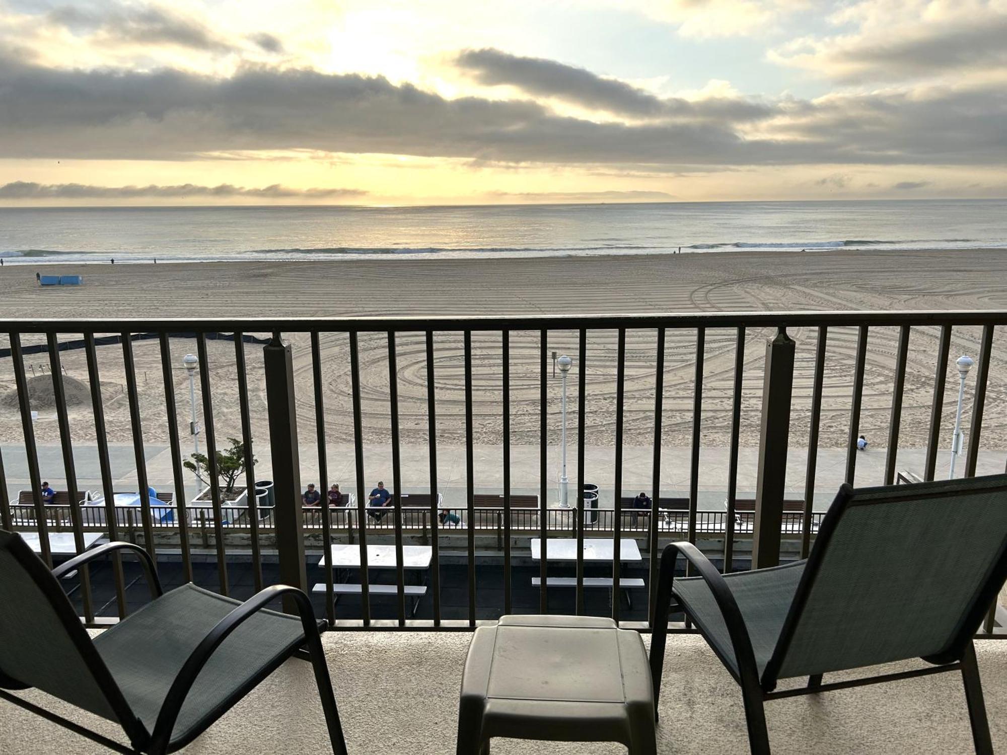 Apartment Direct Oceanfront On The Boardwalk At 1st Street, 302, Kitchen, Pool, Gym, Parking Ocean City