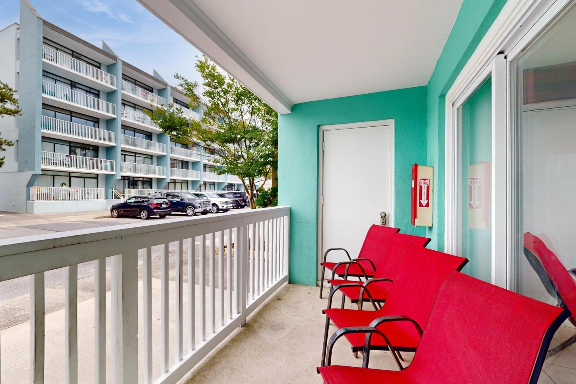 Oceanside 42 #1e-sea La Vie Apartment *