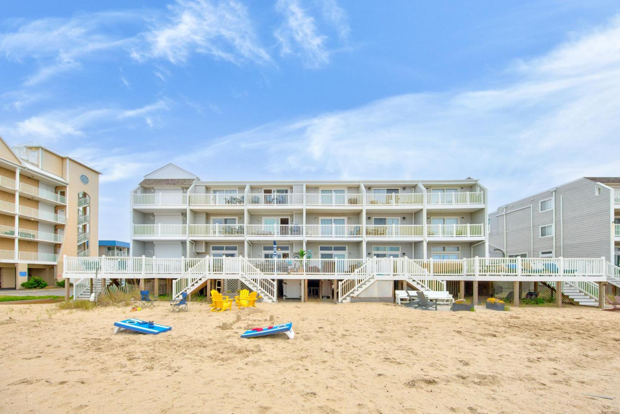 New Oceanfront 4br 4ba Sleeps 20 With Game Holiday home *
