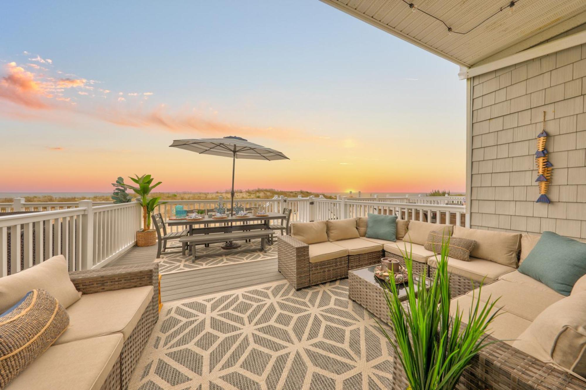 New Oceanfront 4br 4ba Sleeps 20 With Game Ocean City