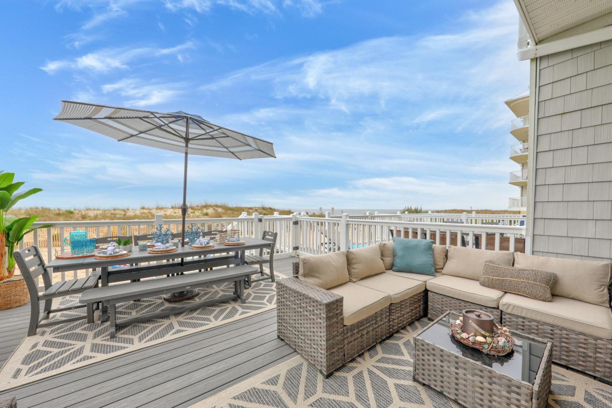 New Oceanfront 4br 4ba Sleeps 20 With Game Holiday home