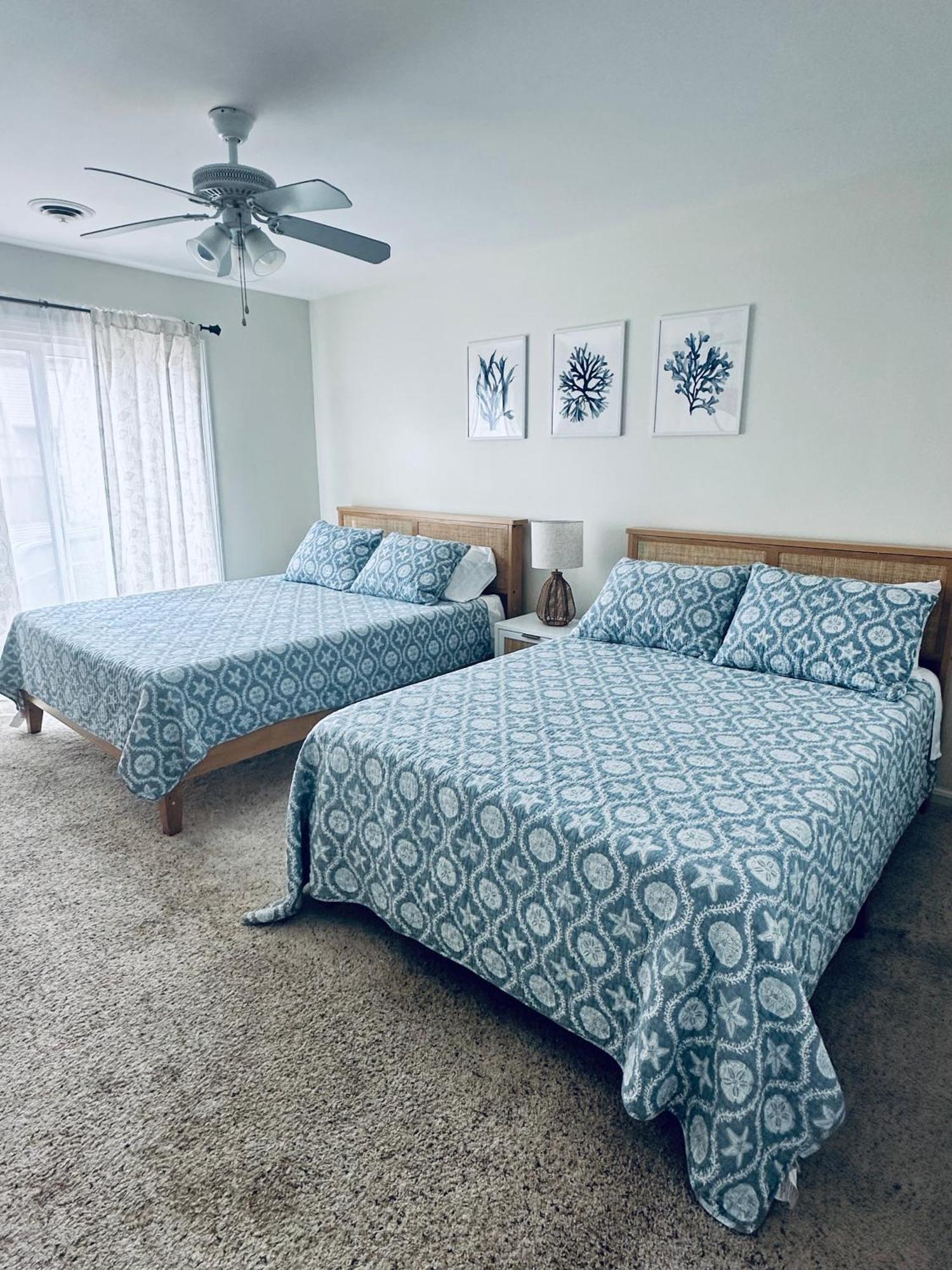 Cozy Walking Distance From With Private Patio Apartment *