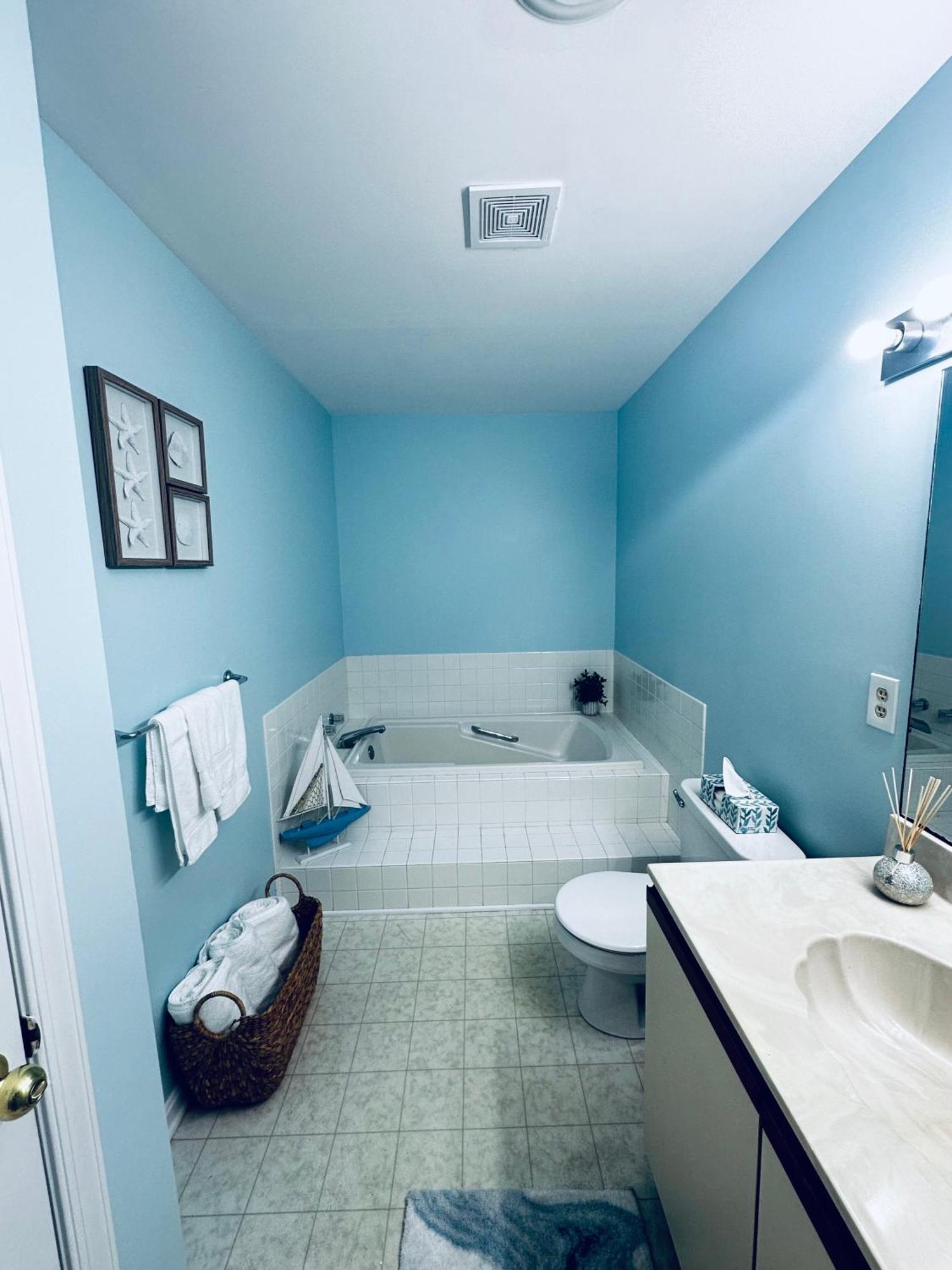 Cozy Walking Distance From With Private Patio Ocean City