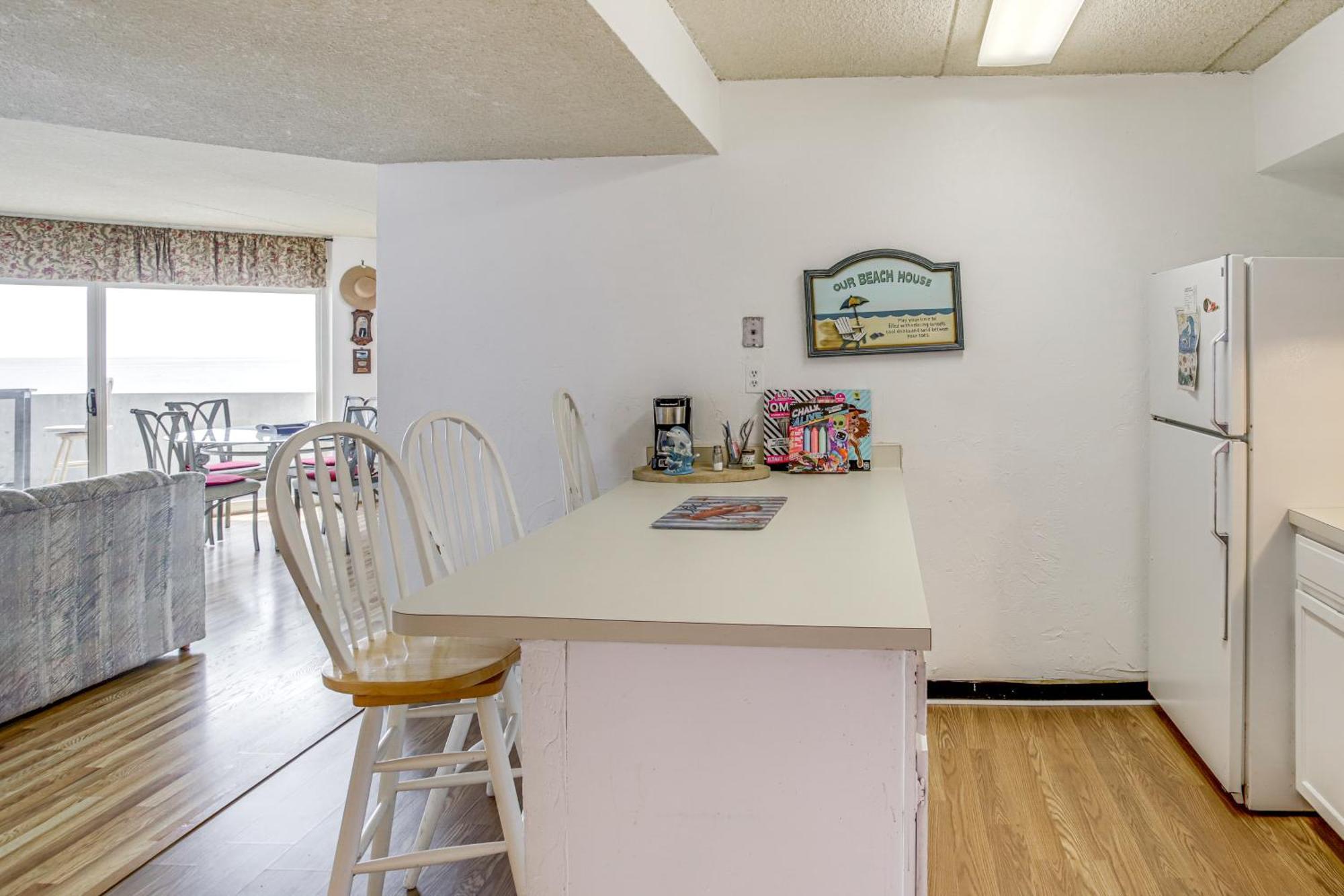 With Balcony And Direct Beach Access! *