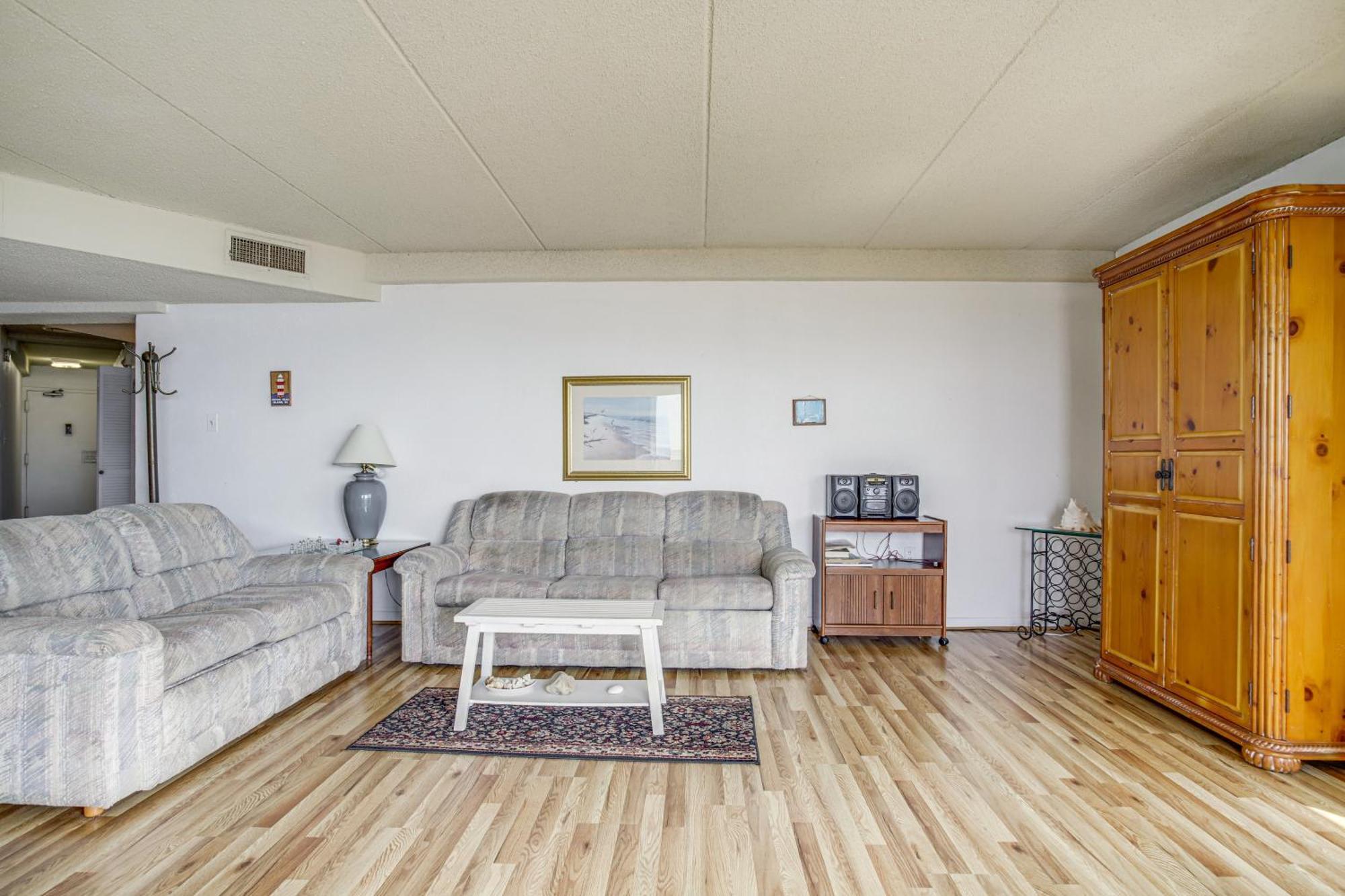 With Balcony And Direct Beach Access! * Ocean City