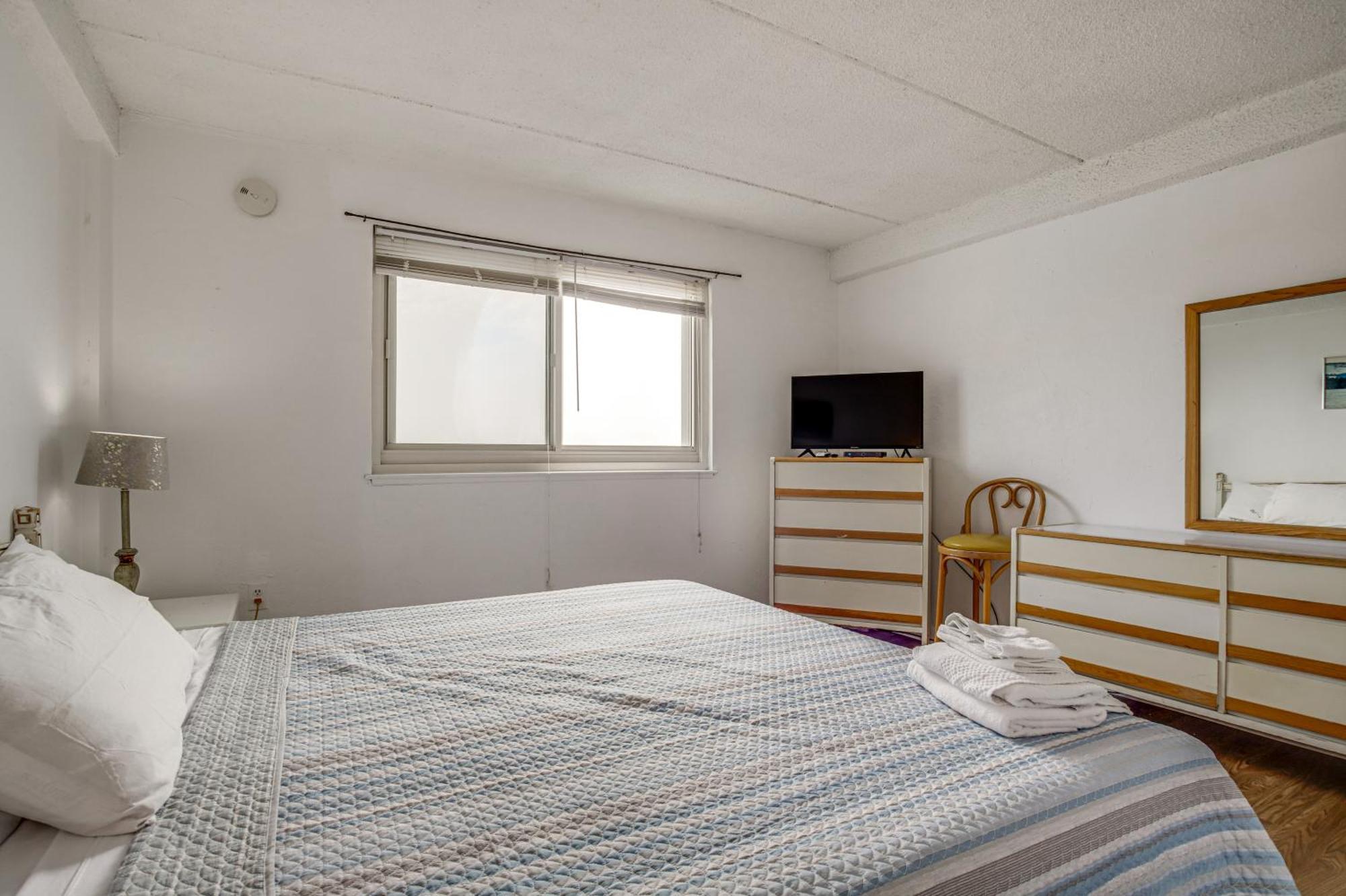 With Balcony And Direct Beach Access!
