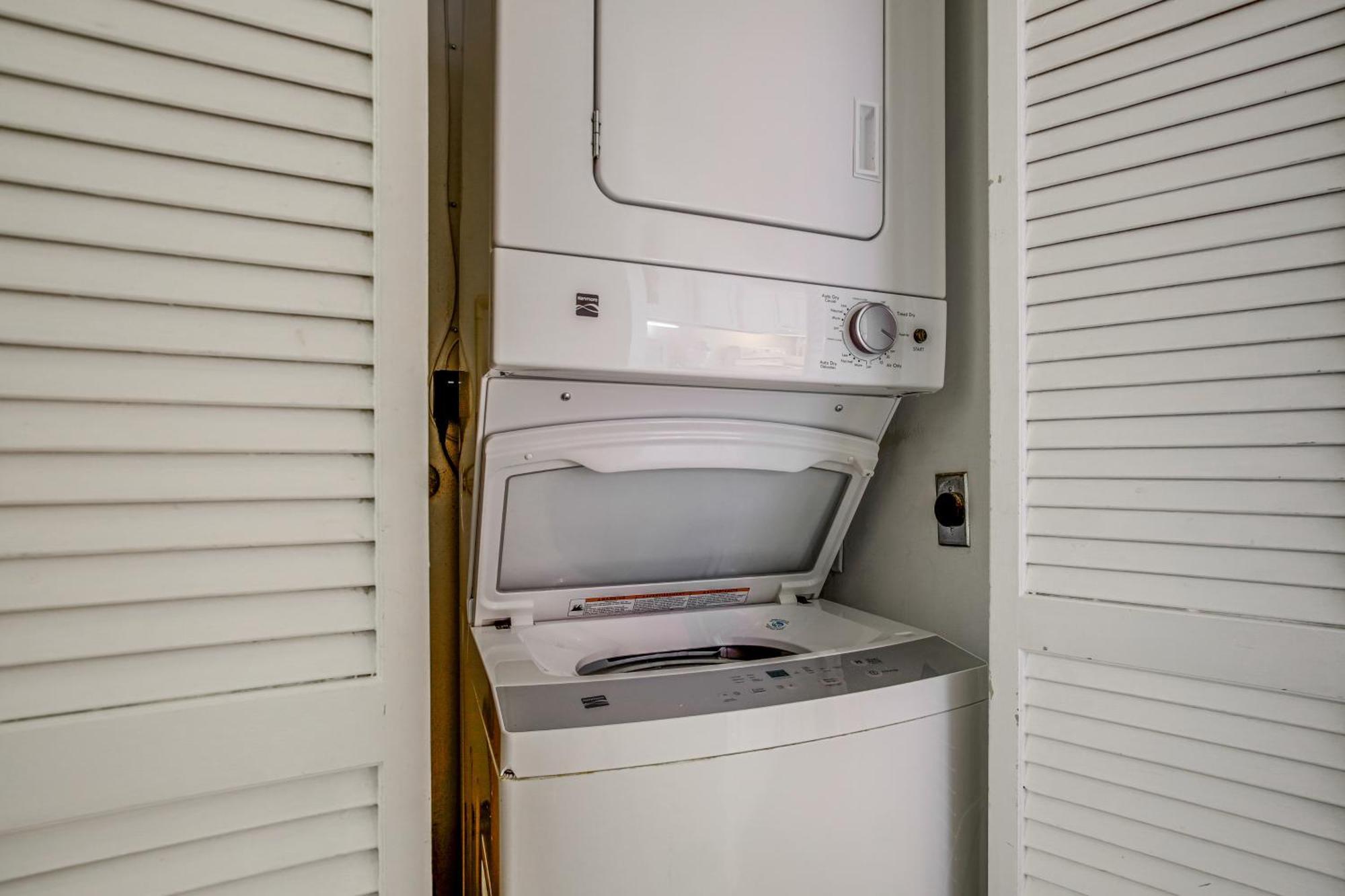 With Balcony And Direct Beach Access! *