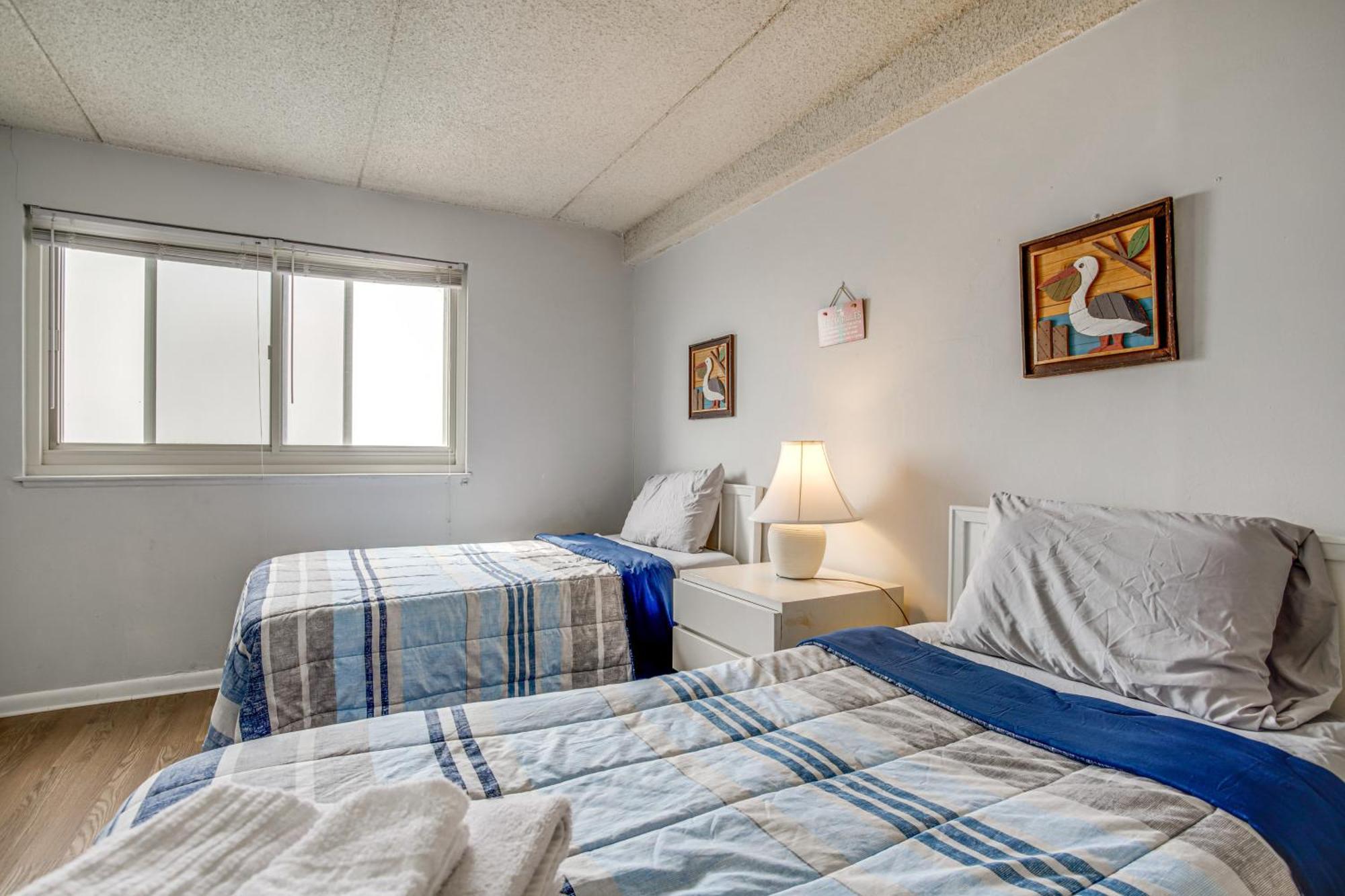 Apartment With Balcony And Direct Beach Access! *