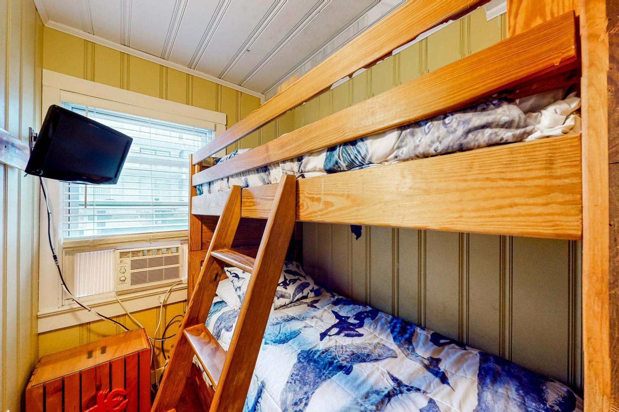 Lazy Whale, Unit 1 Apartment