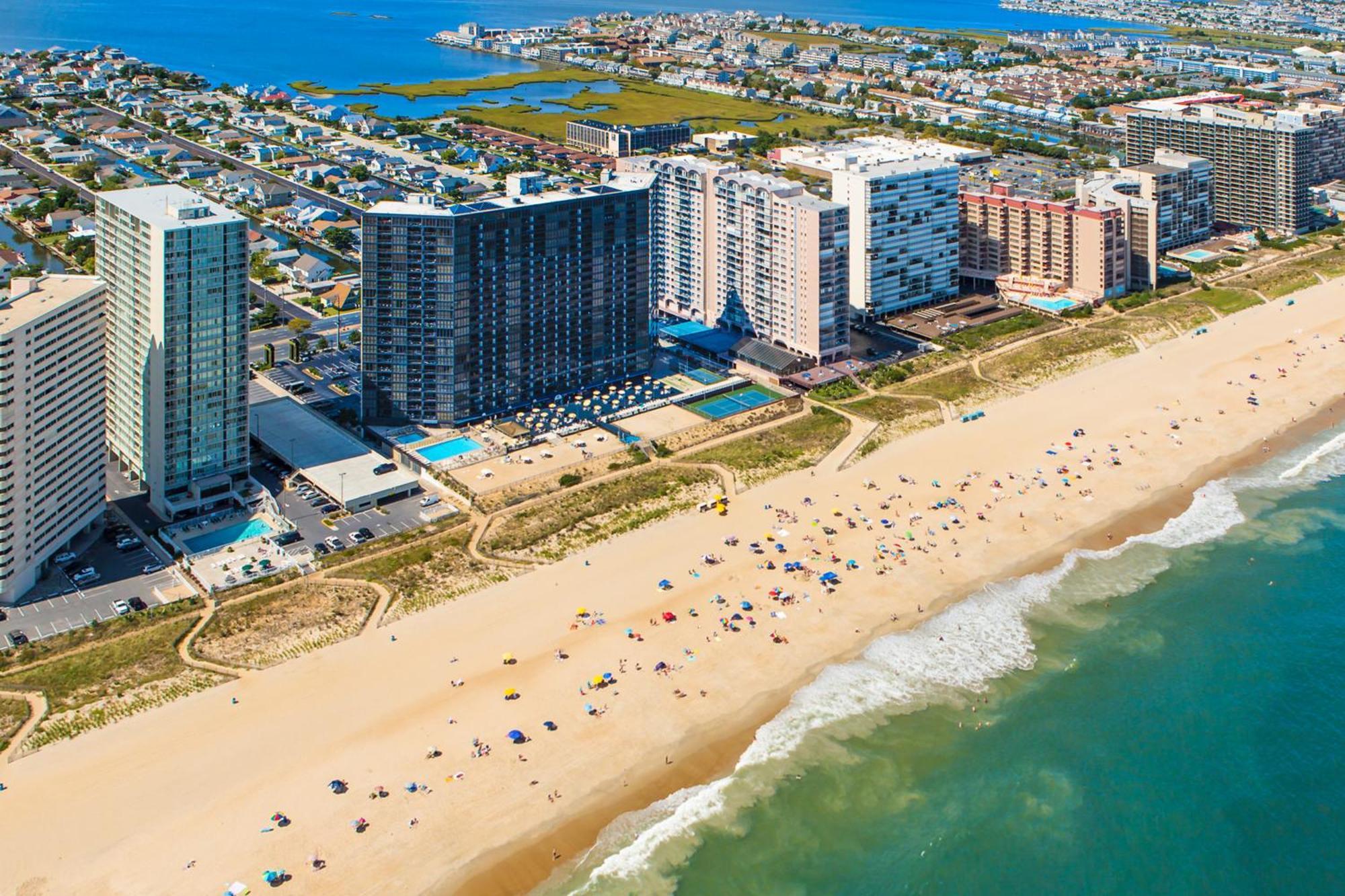 Golden Sands 202 *