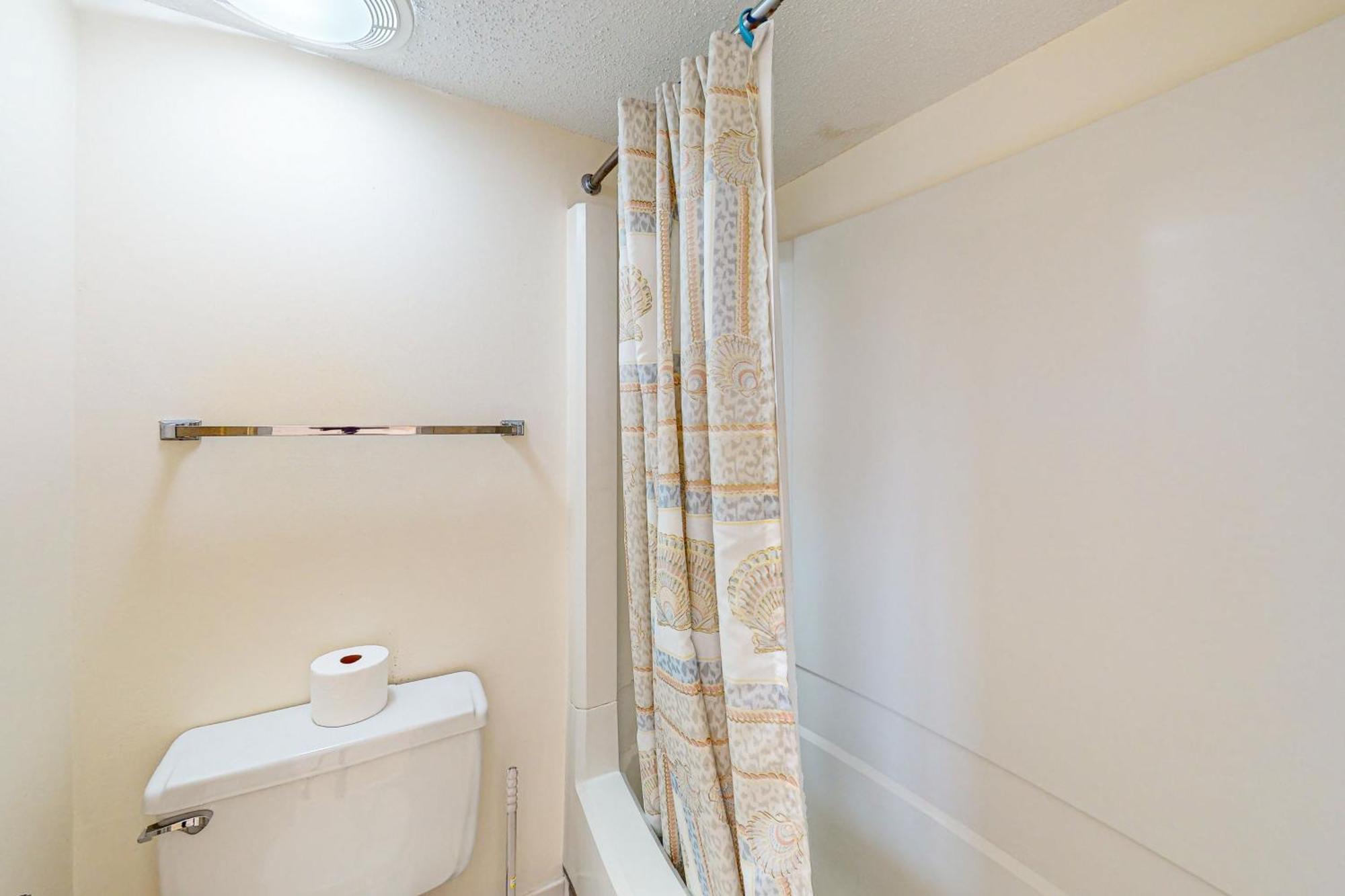 Century I 1618 Apartment *