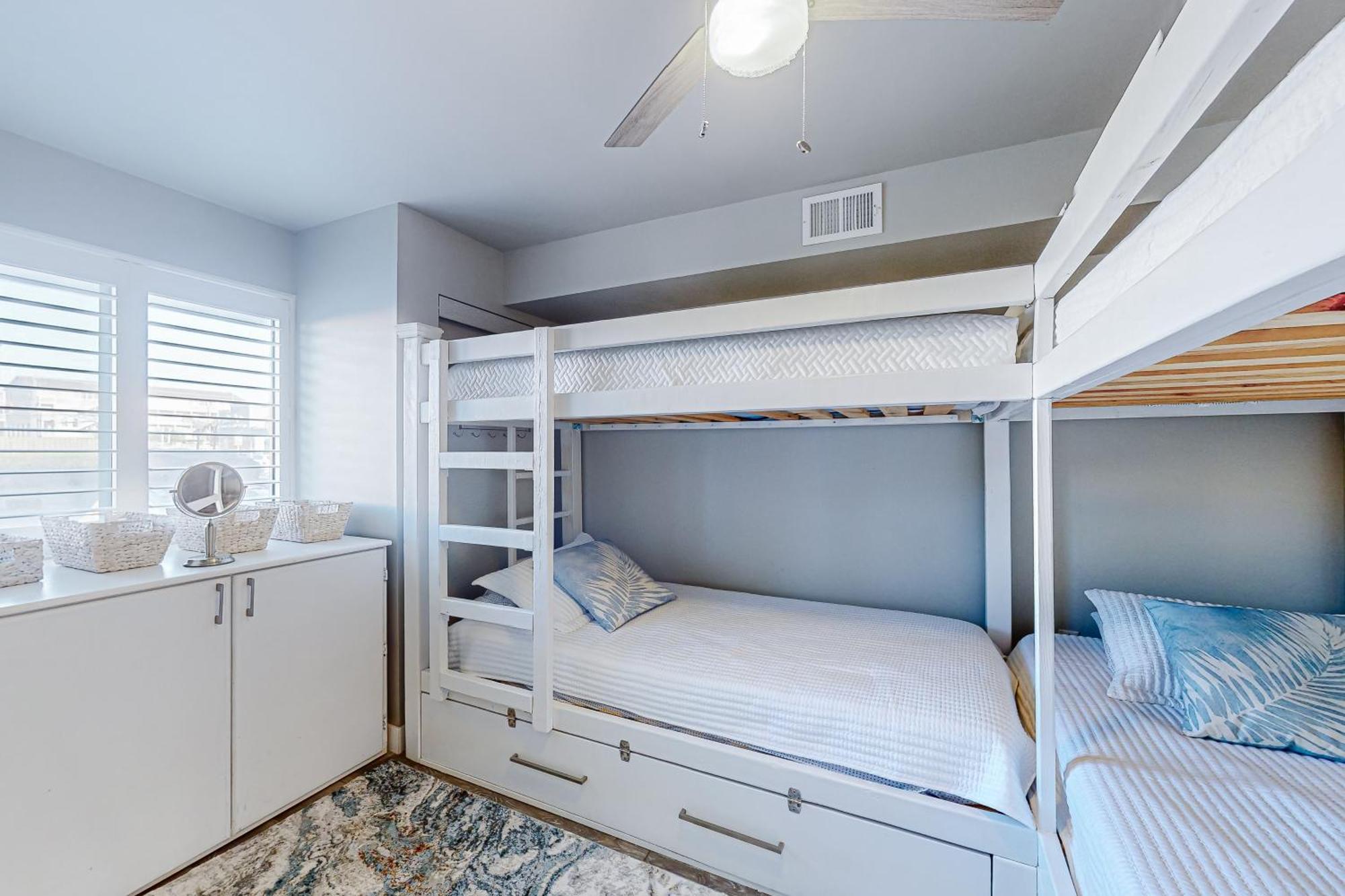 Apartment Jamaica Iv Unit 108 *