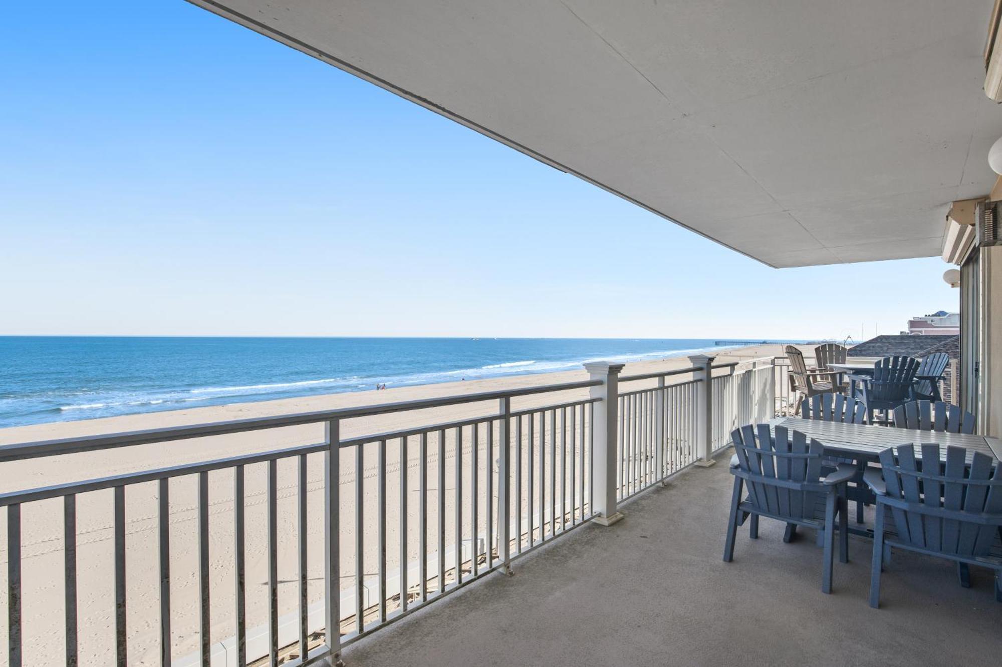 Oceans Mist 501 Apartment