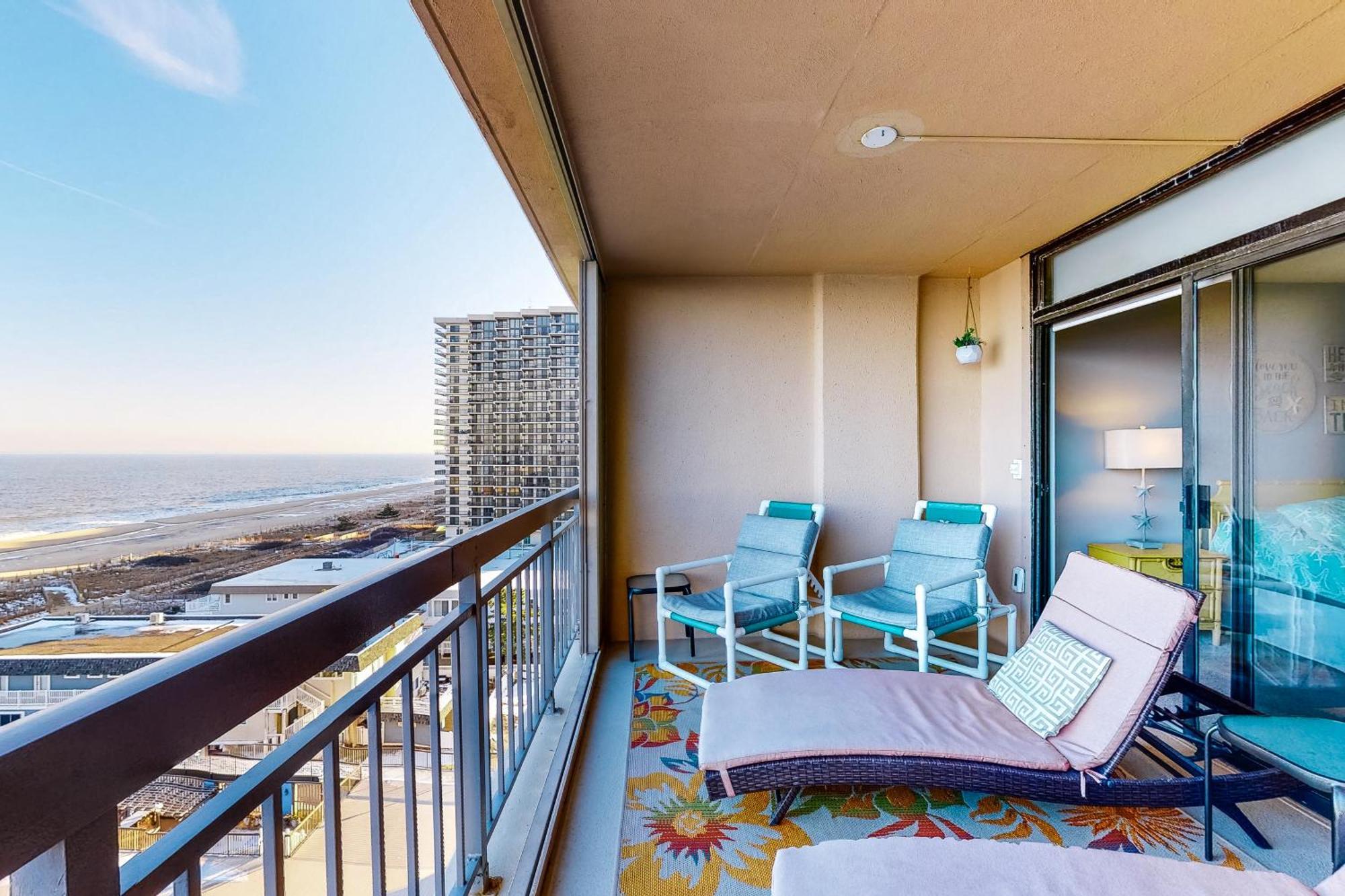 Apartment Fountainhead Towers 906