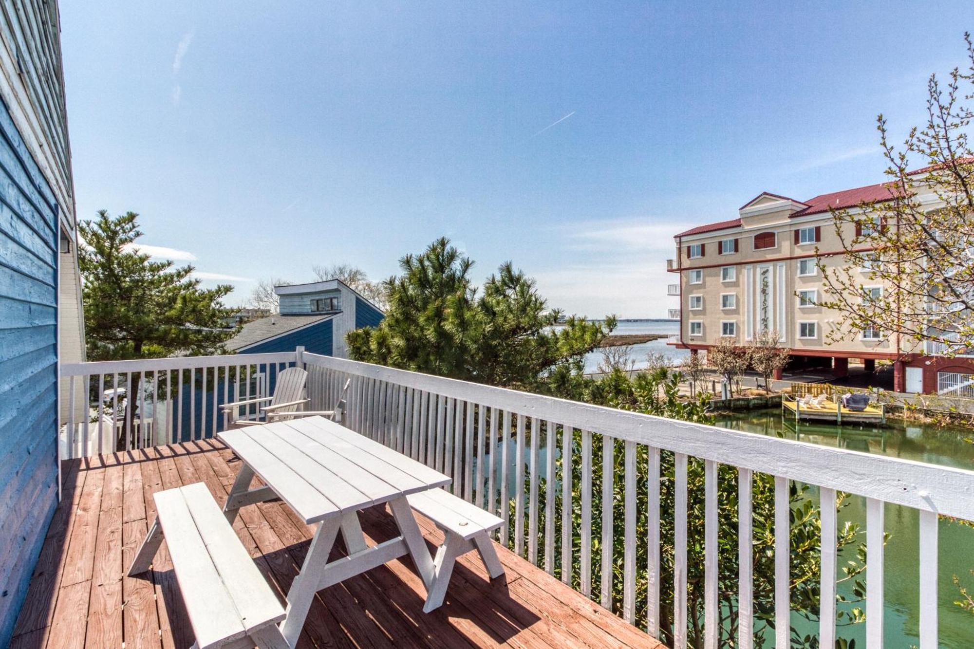 La Vista Bay 112 On 75th St Upper And Lower Combo Apartment