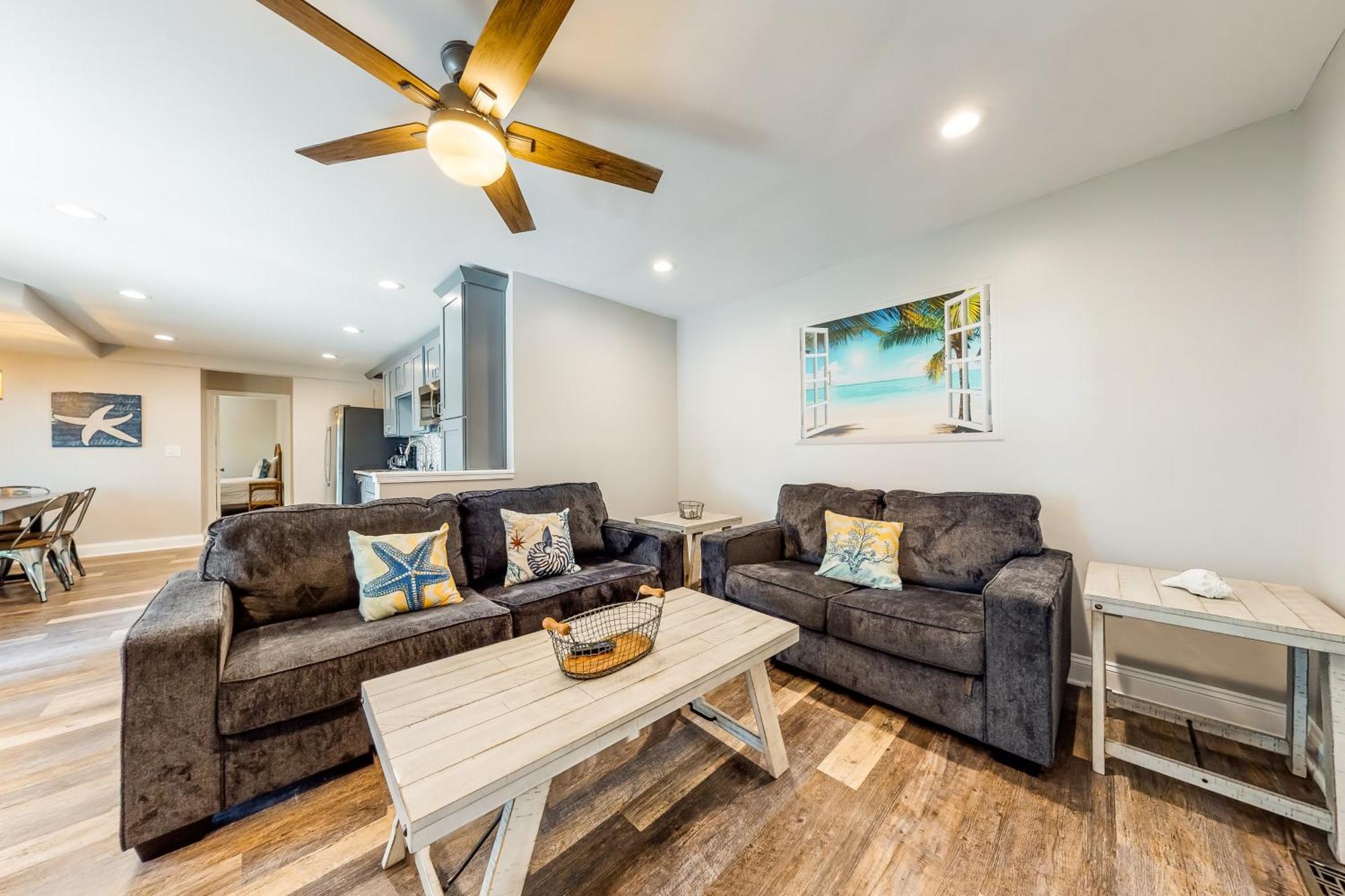 La Vista Bay 112 On 75th St Upper And Lower Combo Apartment *
