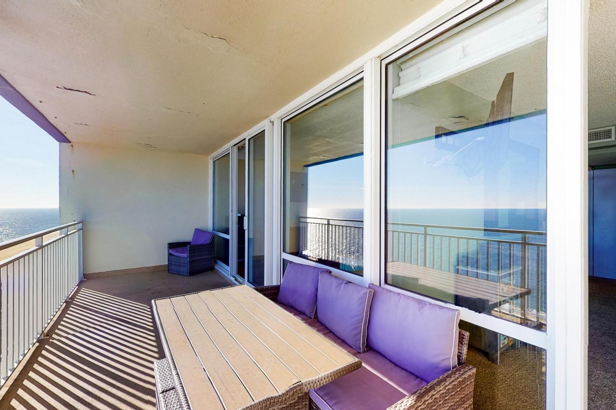 Carousel 2203 Apartment *