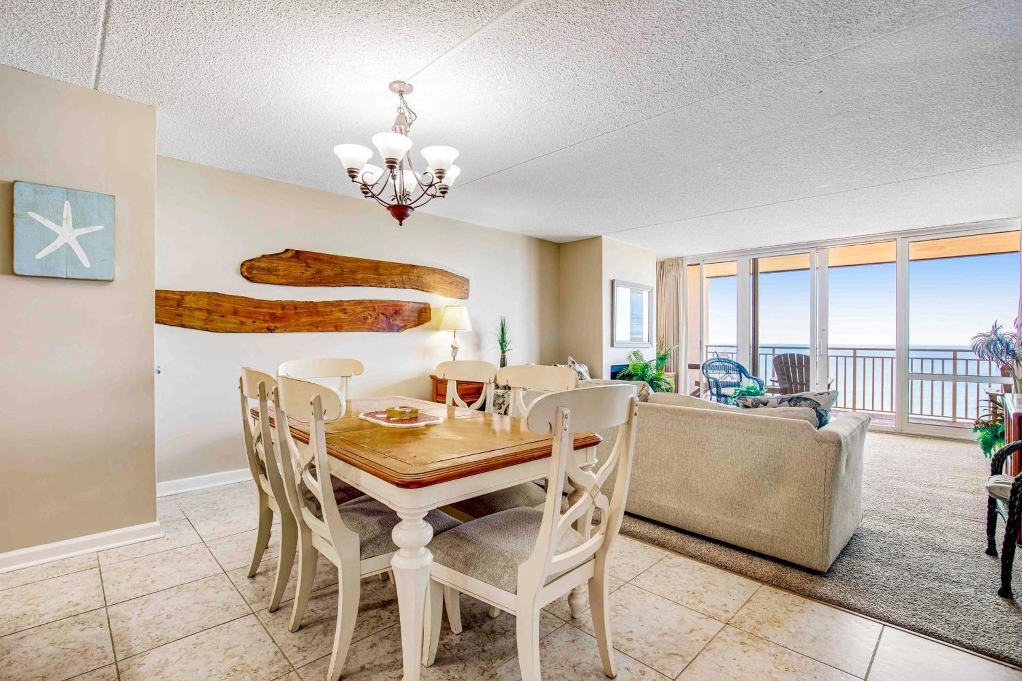 Carousel 2202 Apartment
