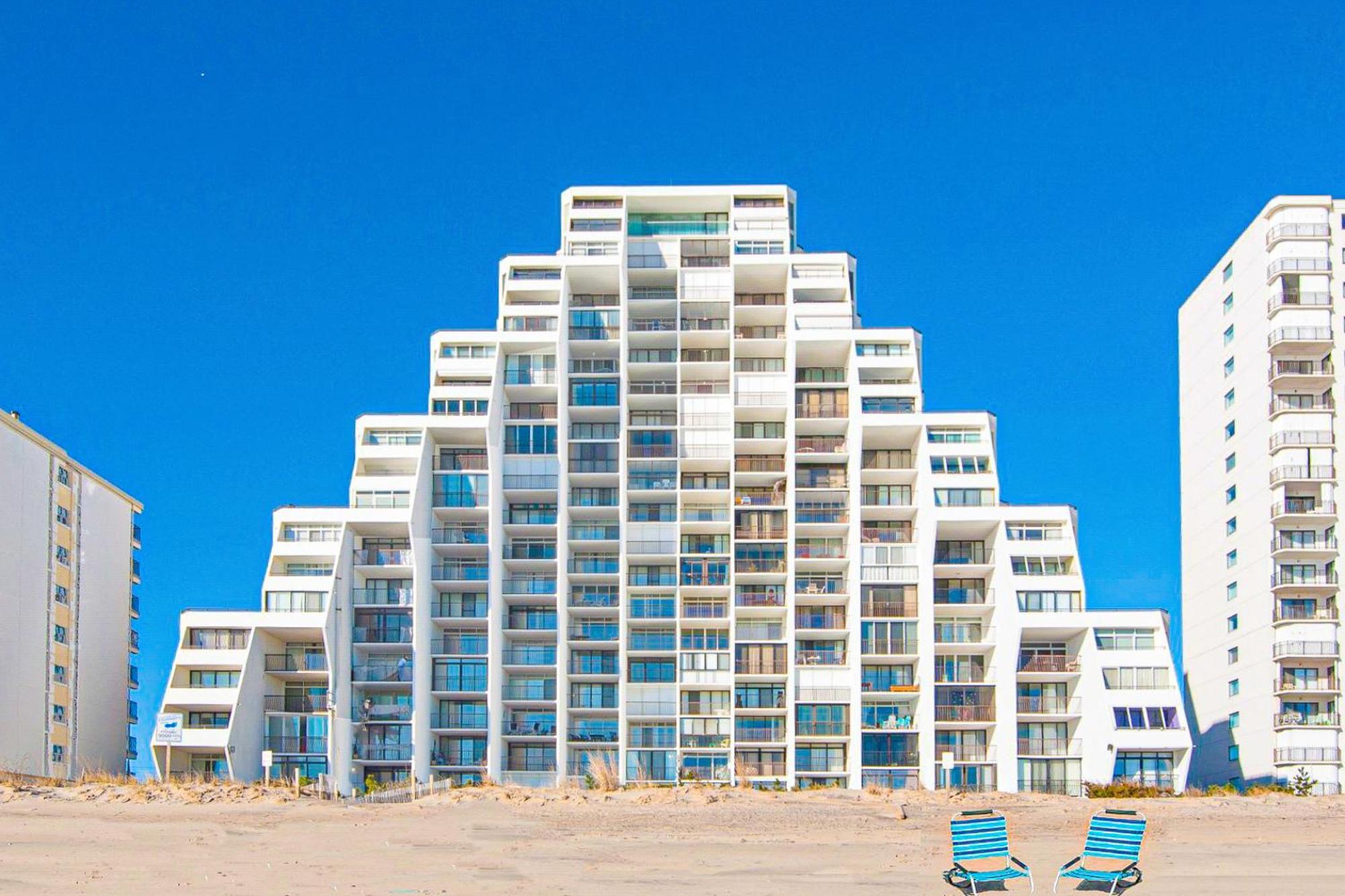 Apartment Pyramid 4d *