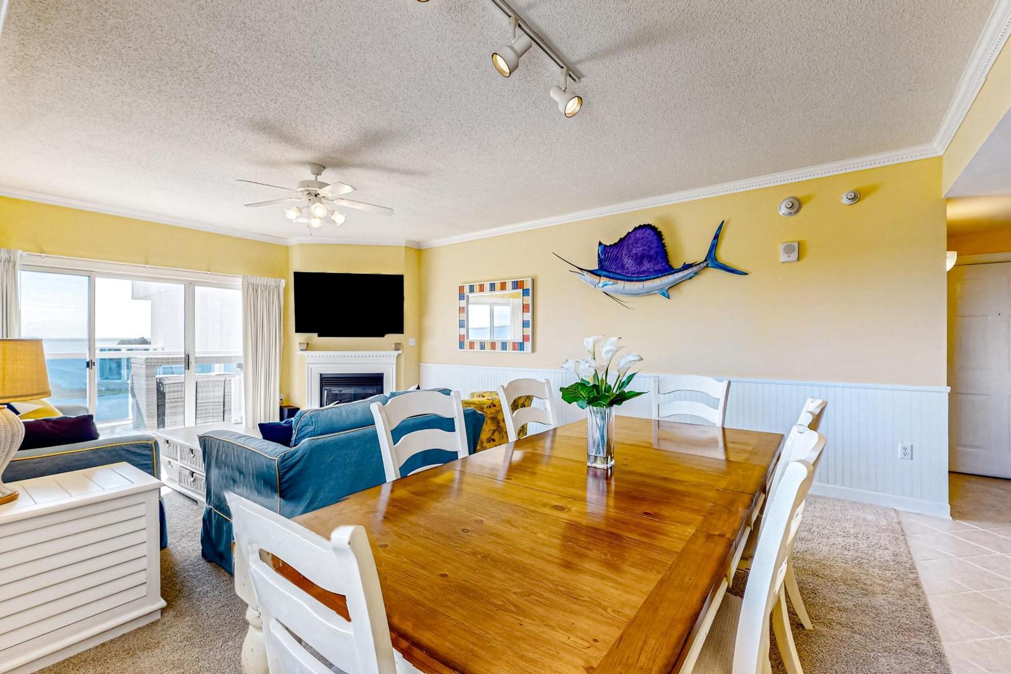 Sunset Pointe 402 Apartment