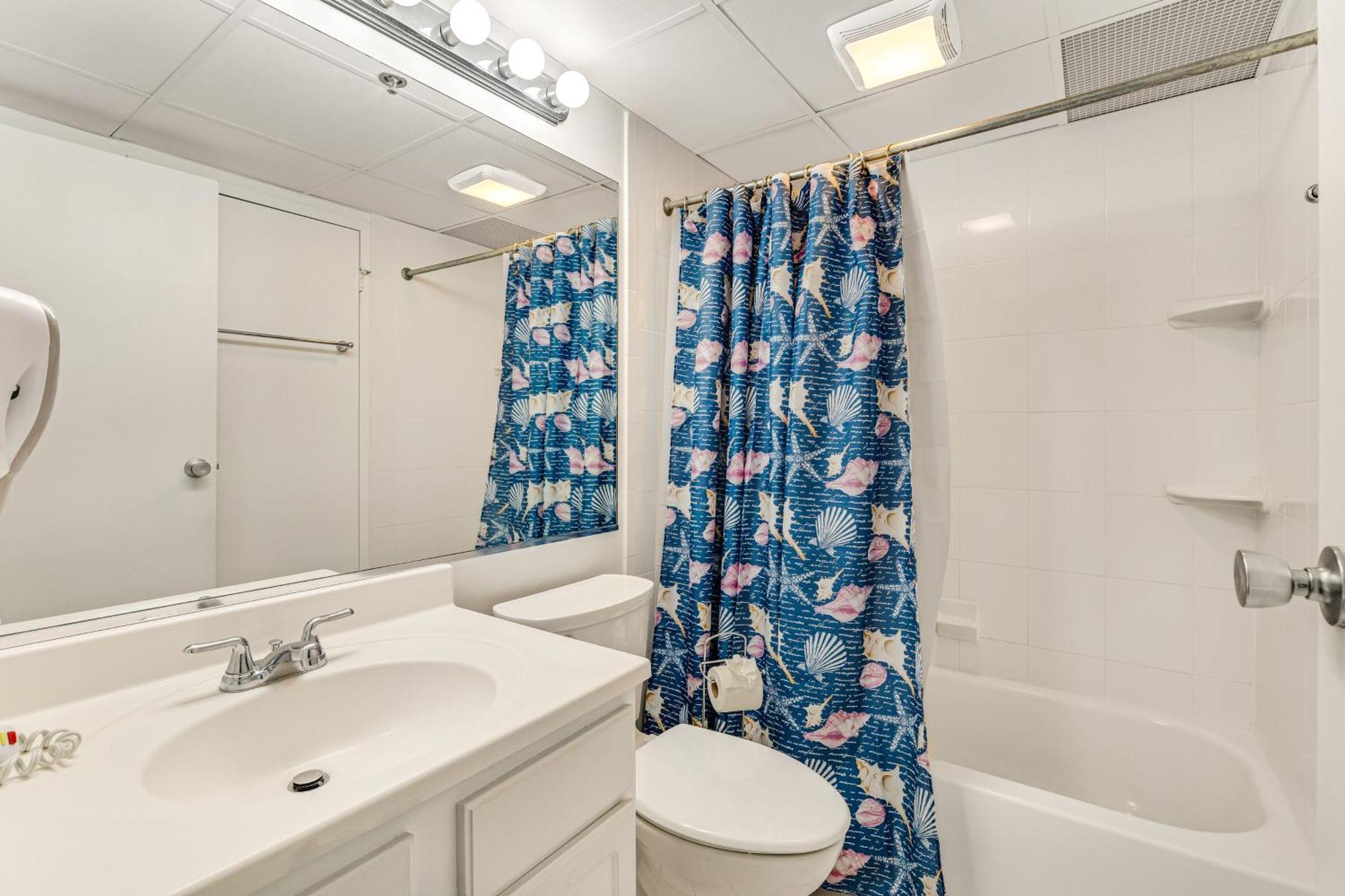 Apartment Carousel 1705