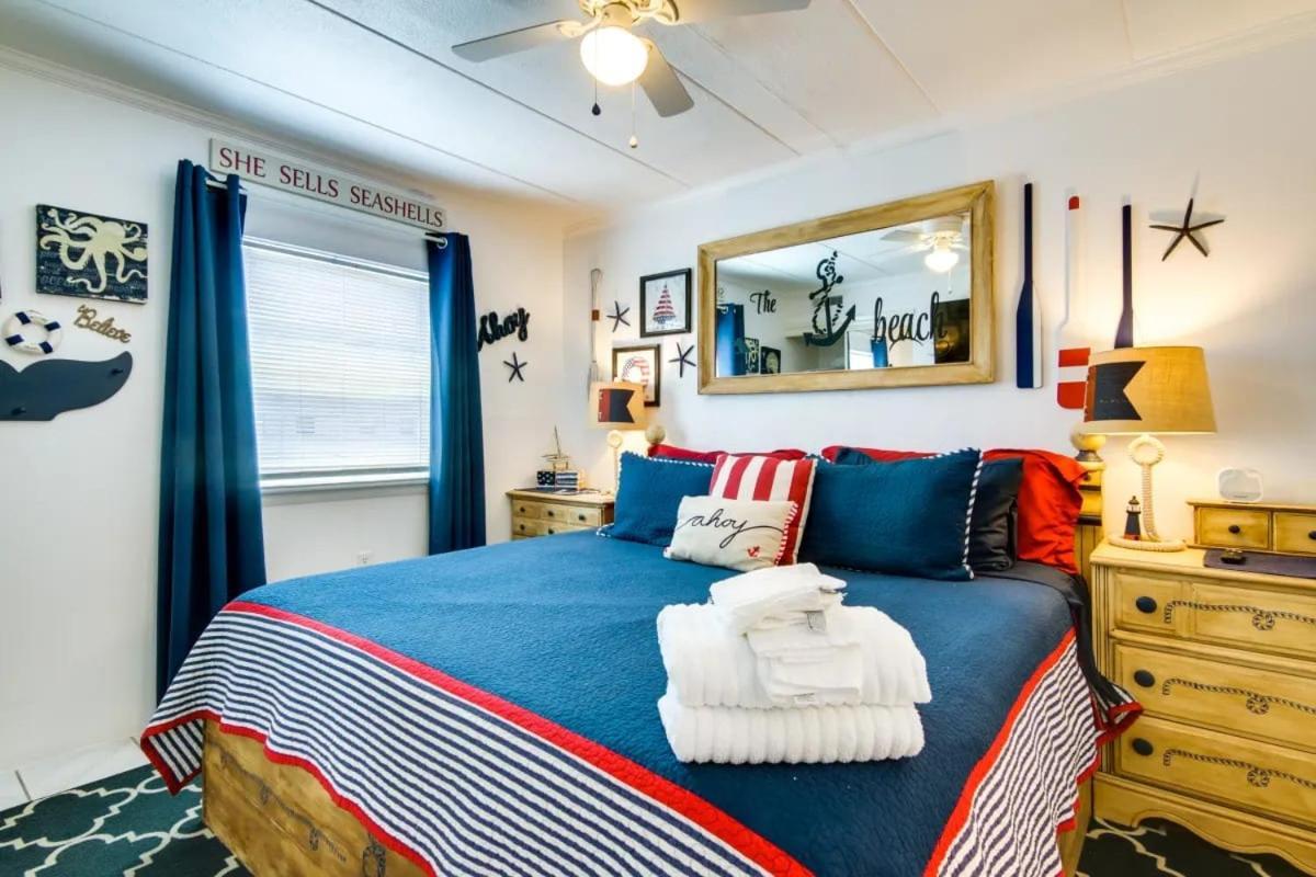 Captain's Quarters Apartment