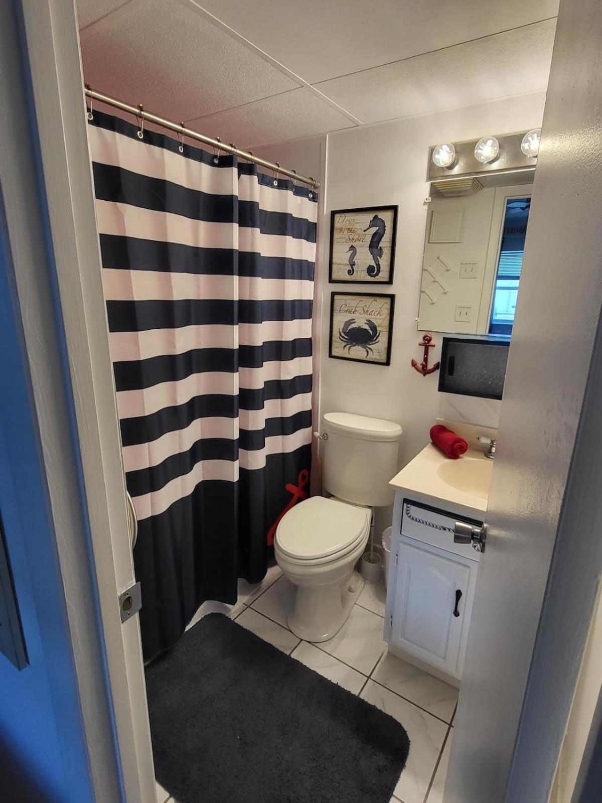 Apartment Captain's Quarters *
