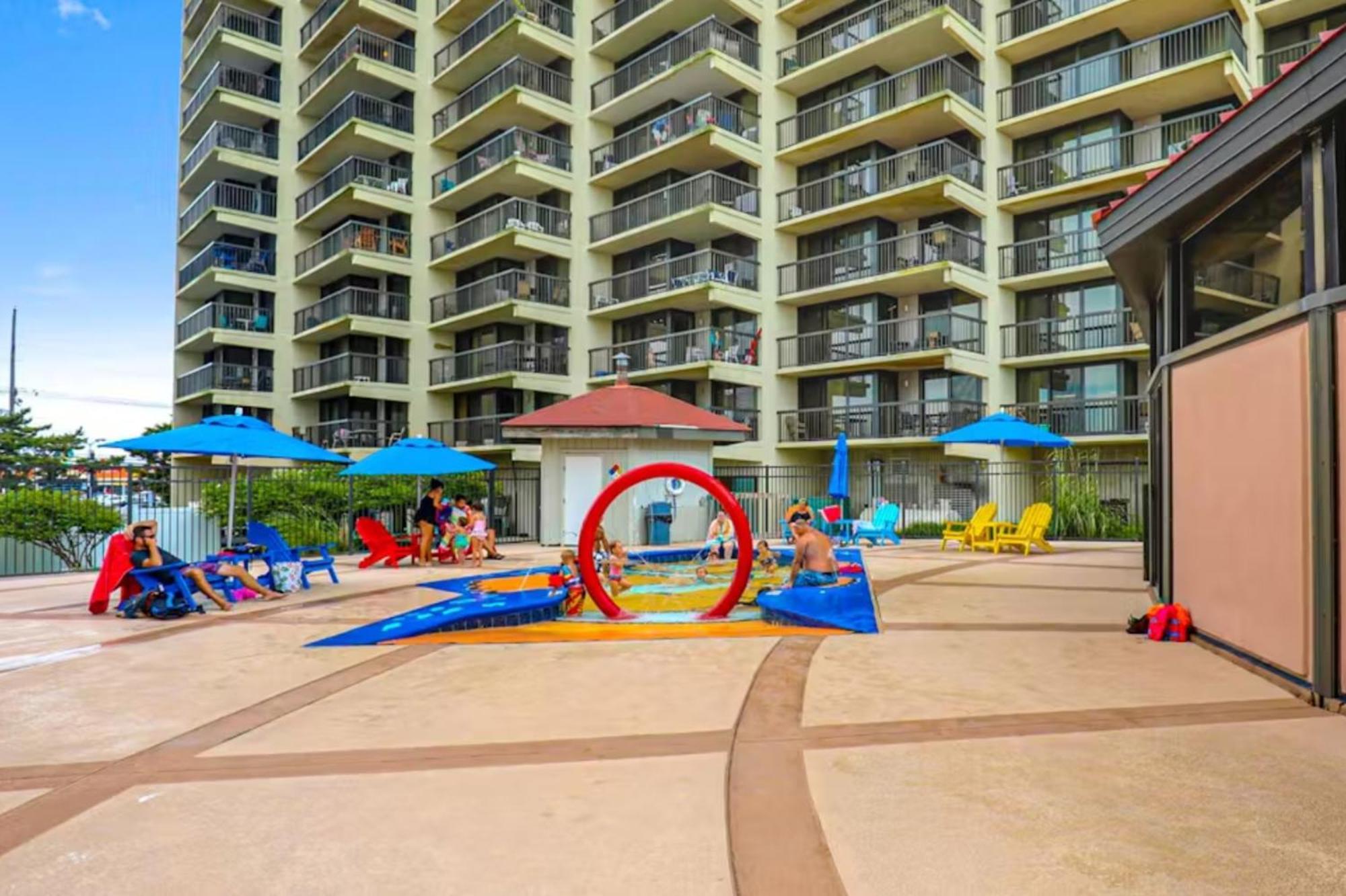 Sea Watch Penthouse 1300 *