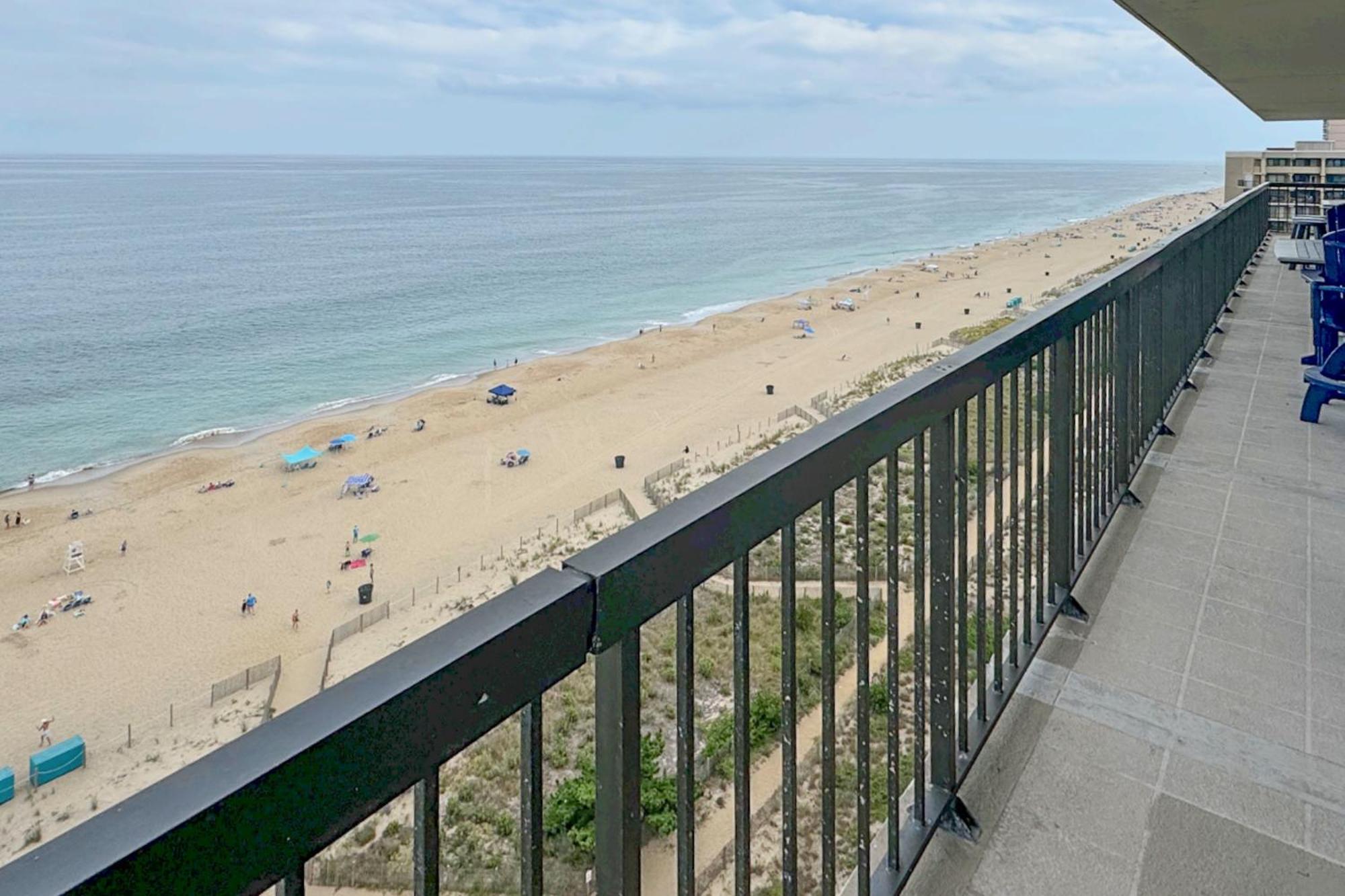 Sea Watch Penthouse 1300 *