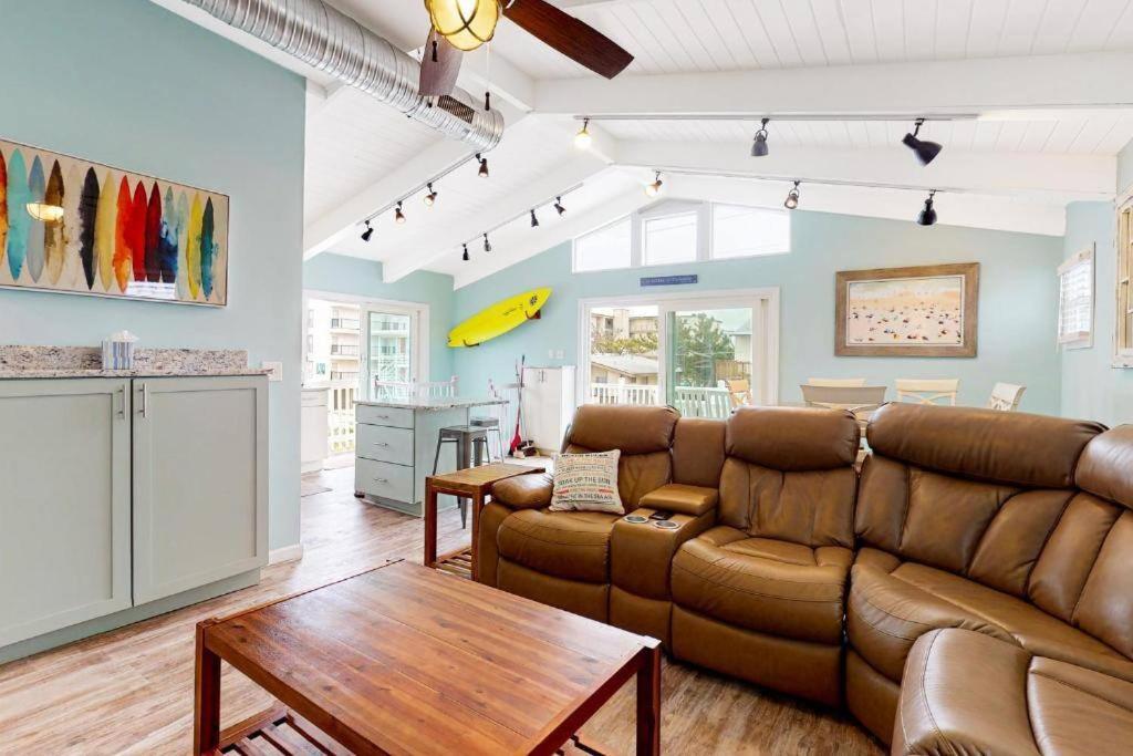 Holiday home The Orange Crush - 5br Beachfront Family Retreat *