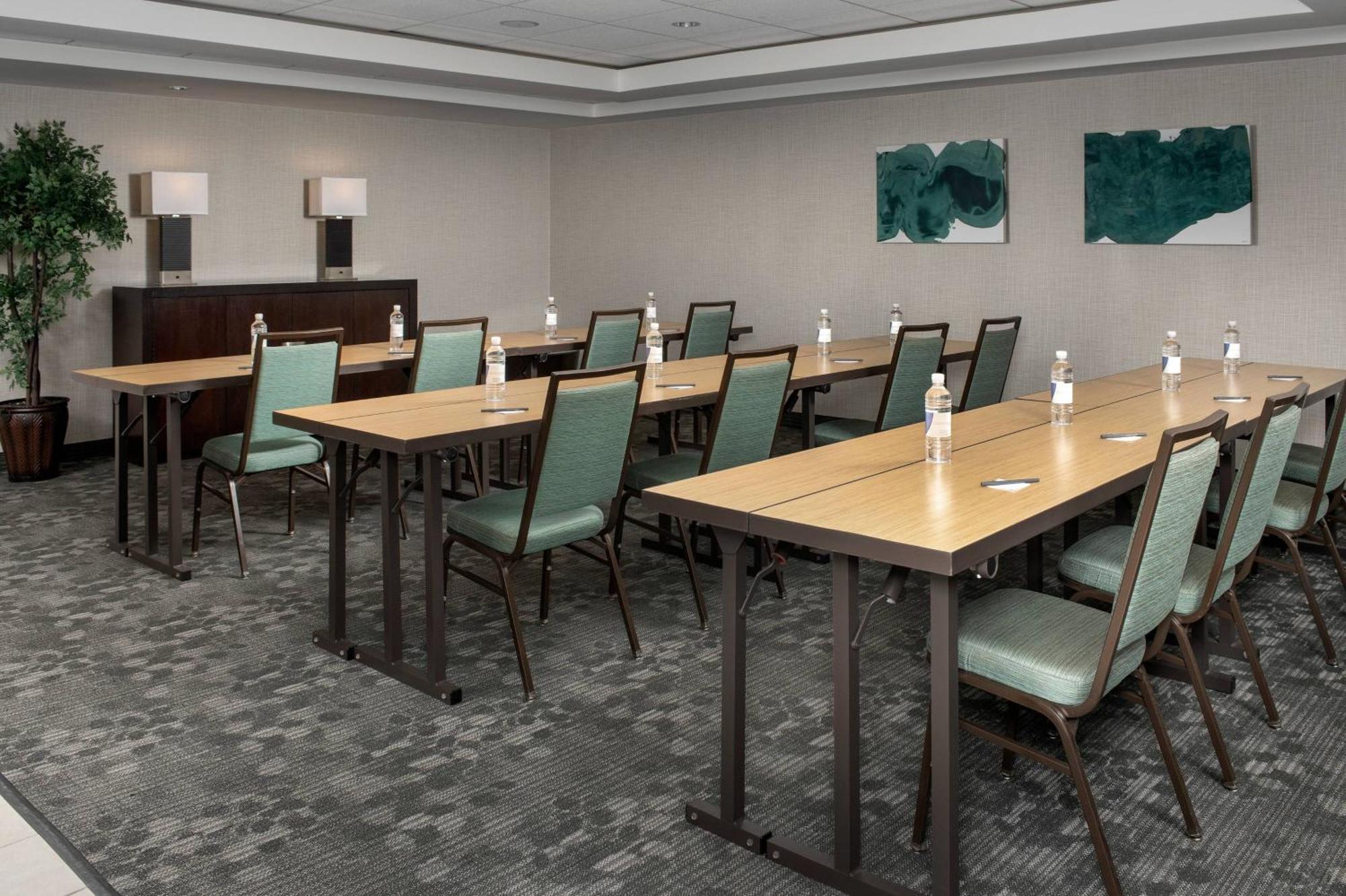 Hotel Courtyard By Marriott Ocean Oceanfront 4*