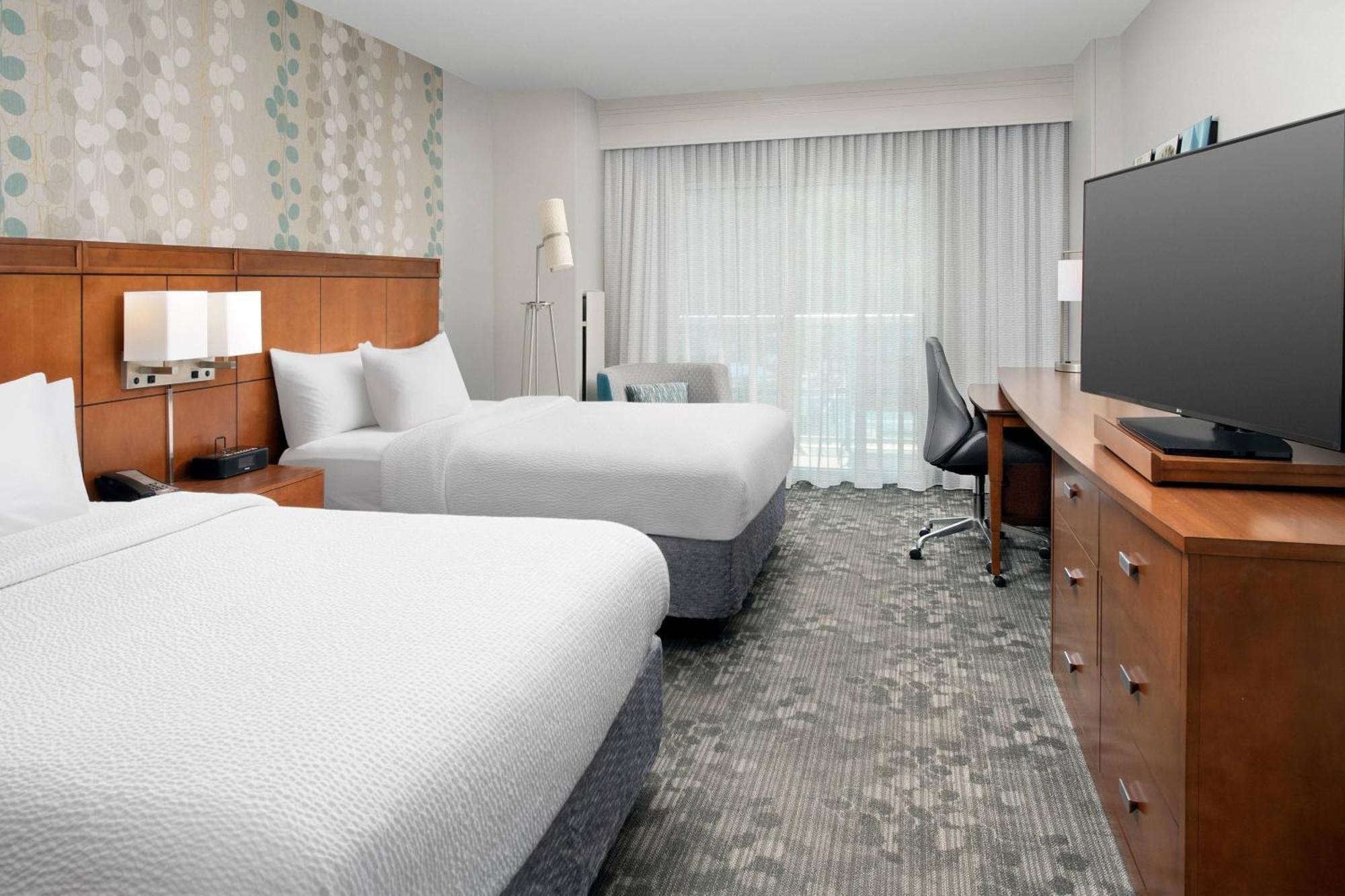 Courtyard By Marriott Ocean Oceanfront