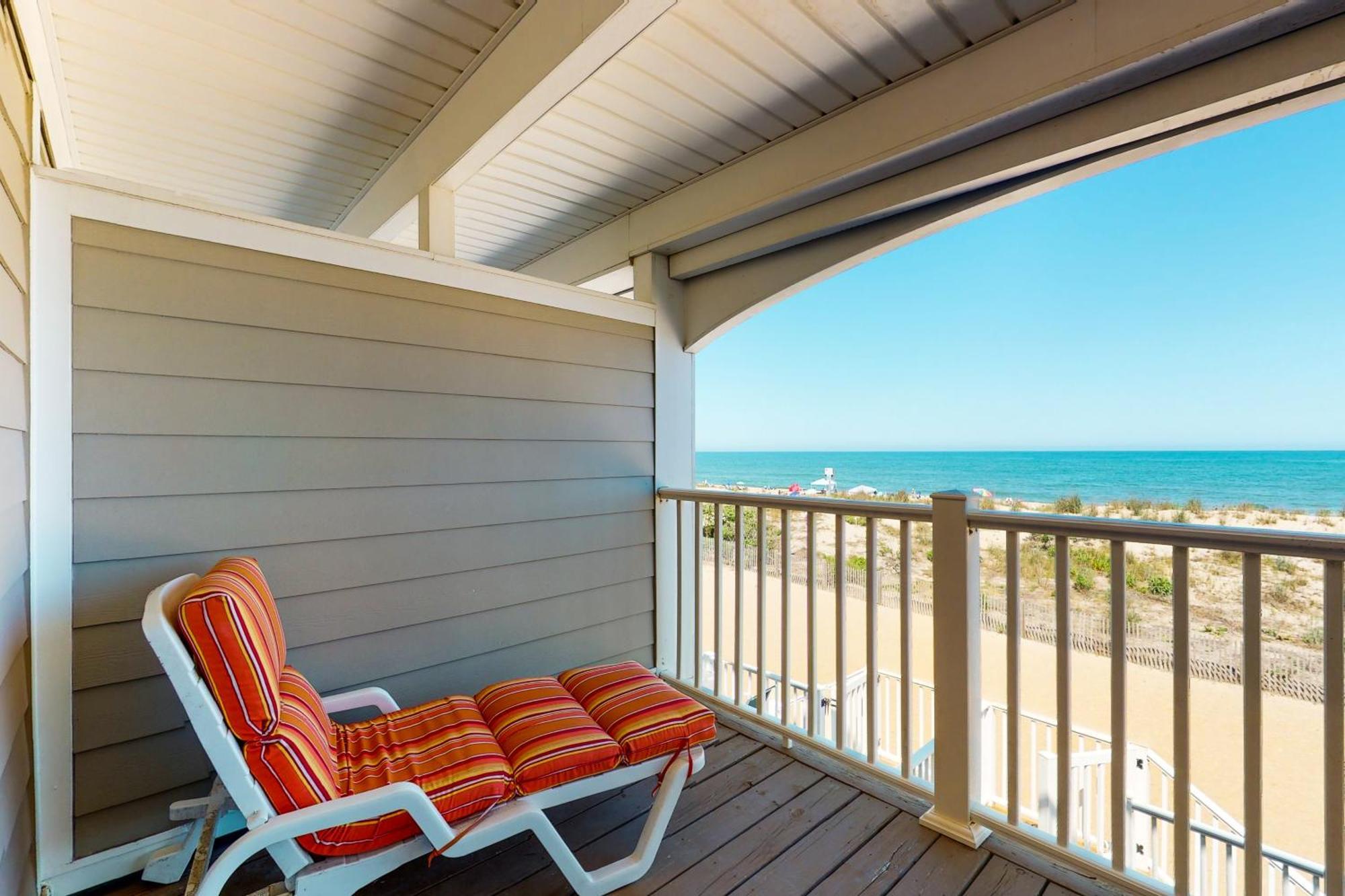 Spacious Beachfront Apartment Ocean City