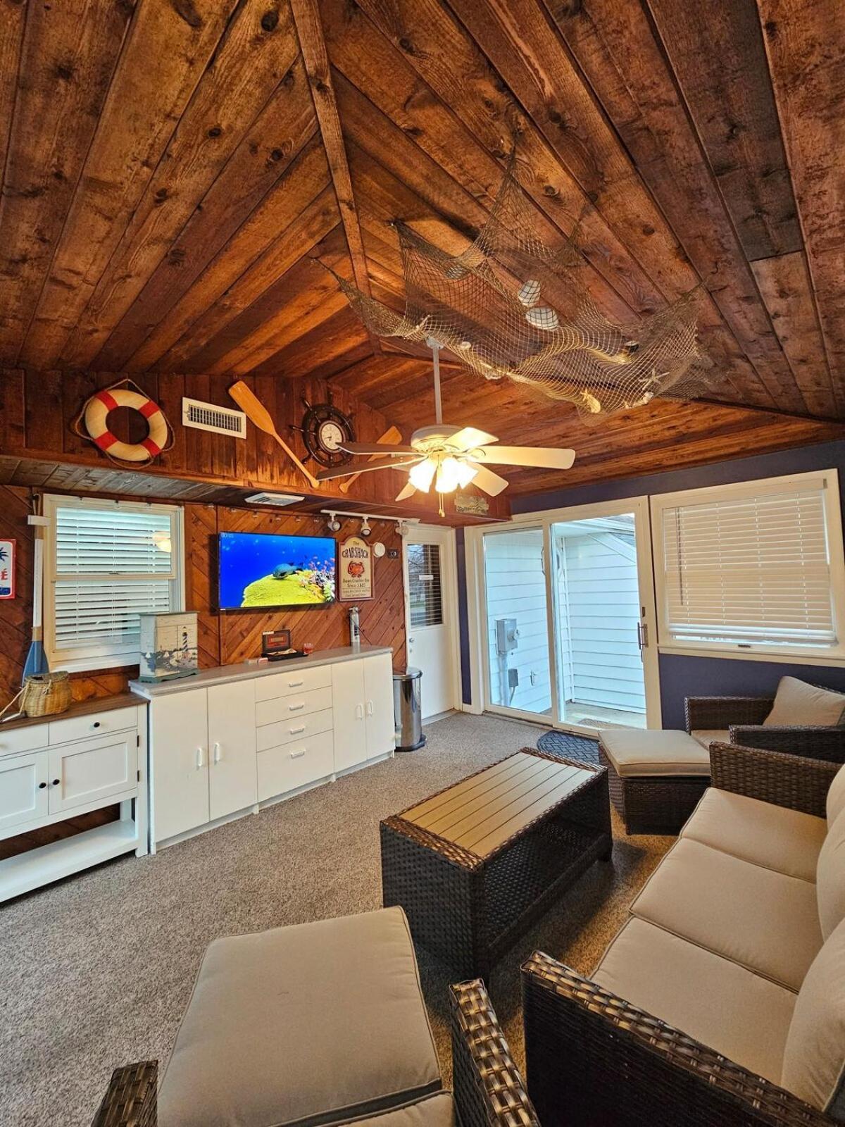 Cozy Bayside Beachhouse *