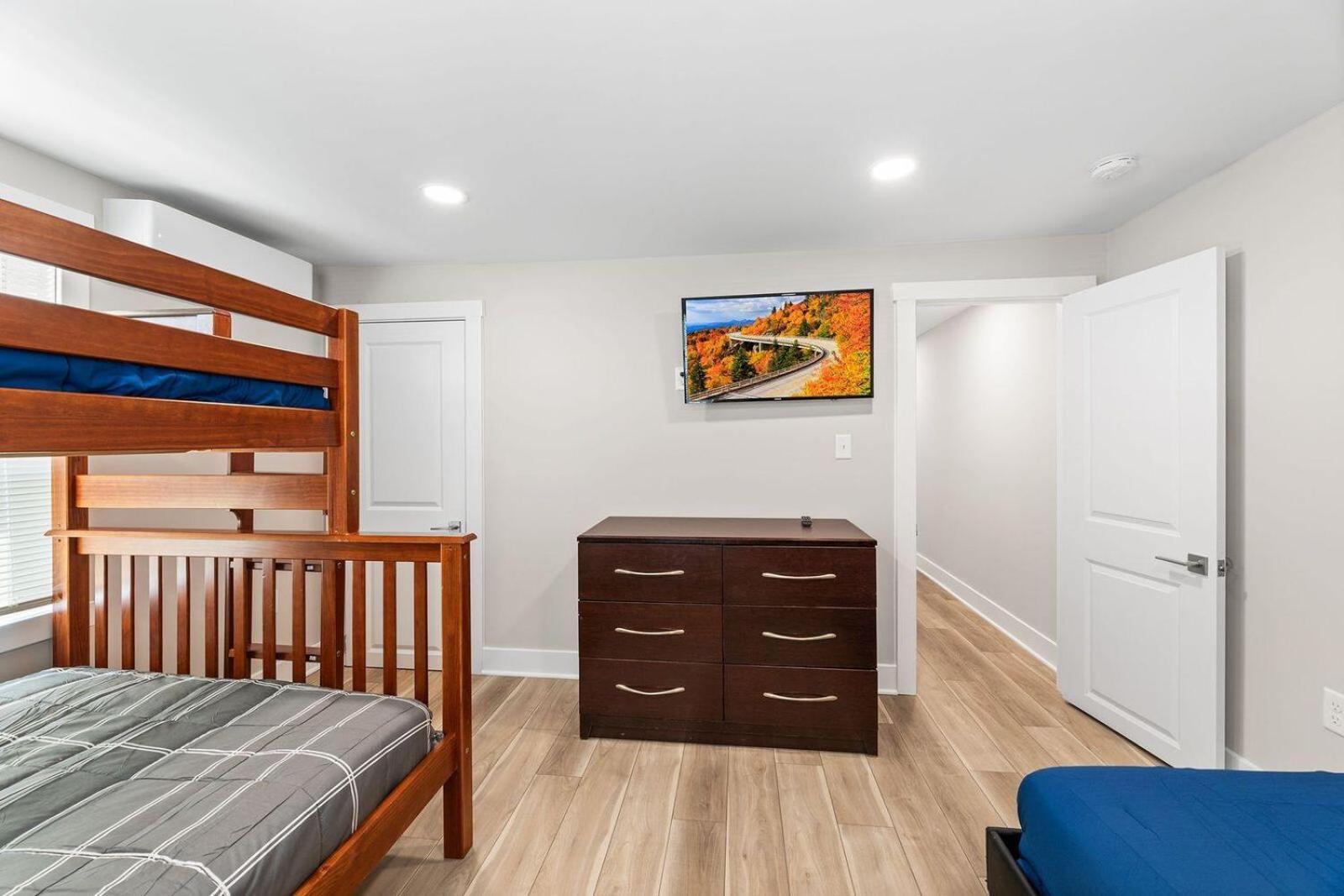 213a Philadelphia Ave *