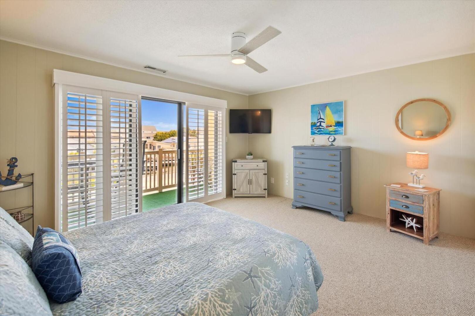 Sunset Cove 17 *