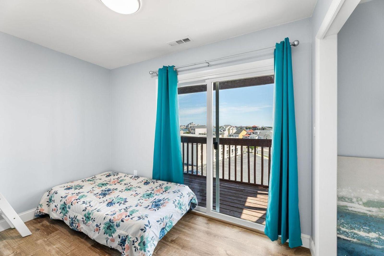 Breezy Point 302 *