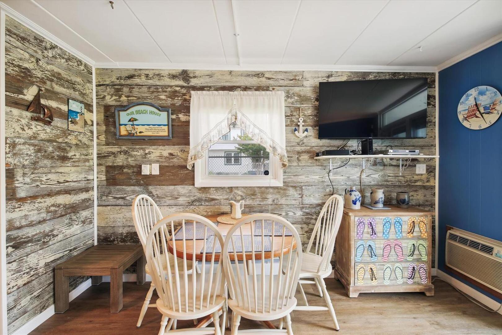 Apartment Bay Colony