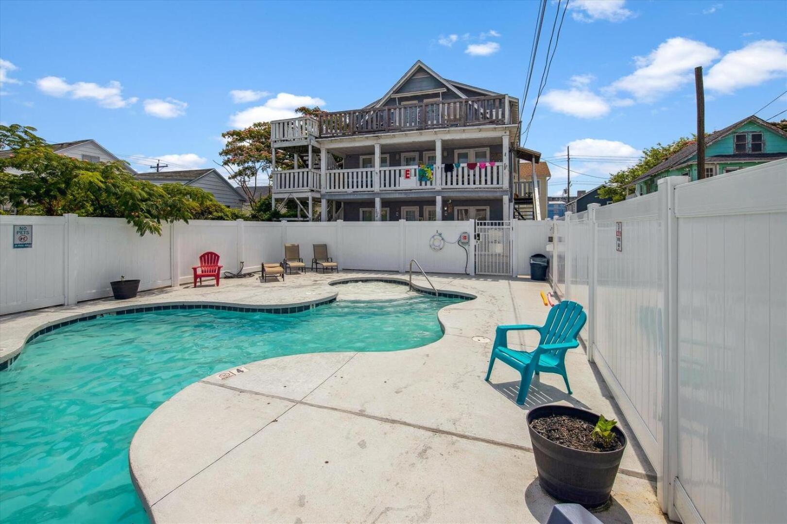 Parrot Bay 17