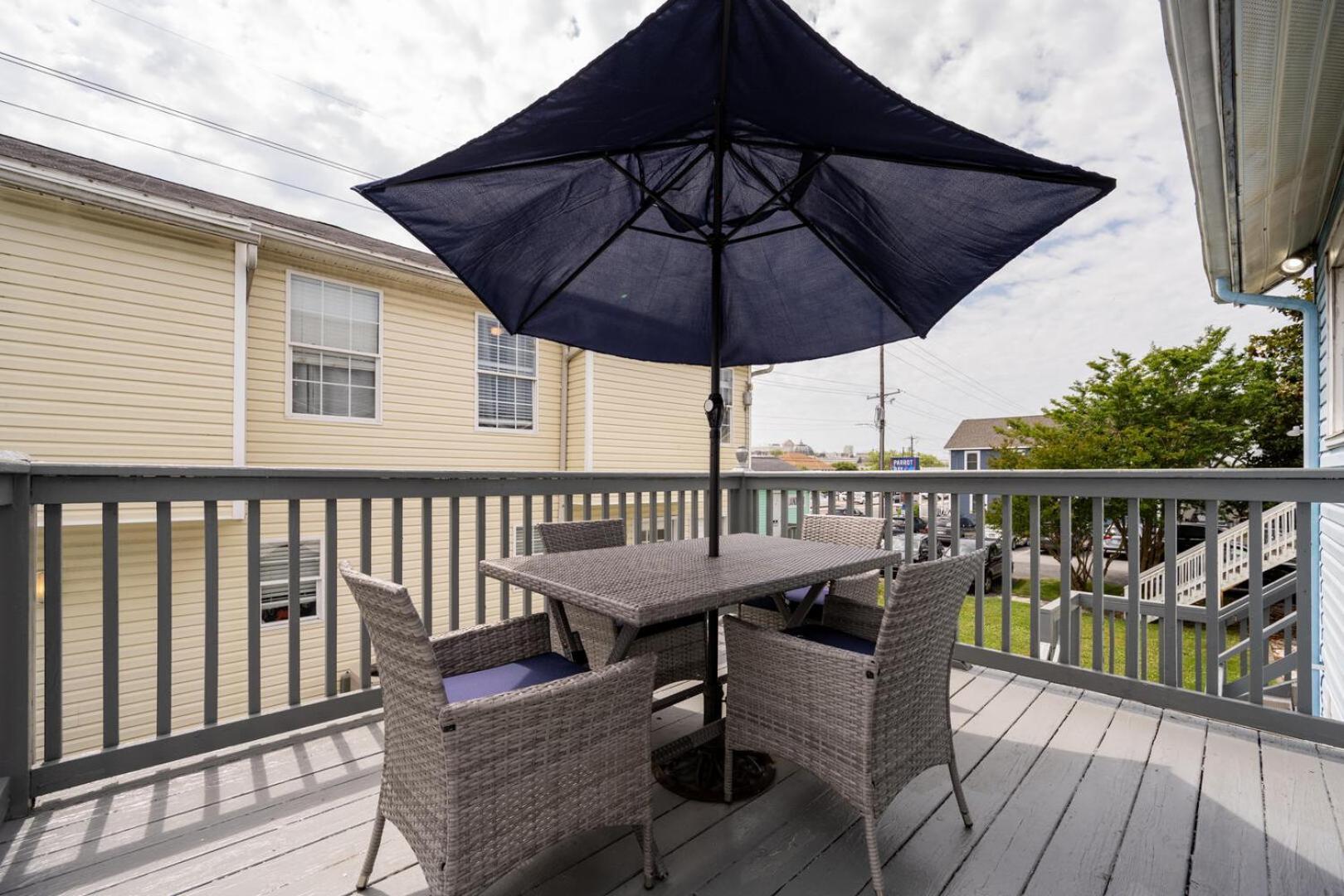 Parrot Bay 37