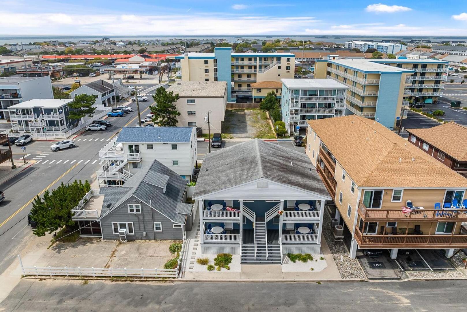 The Barracuda 3 Steps To The 2br Sleeps 6 Apartment *