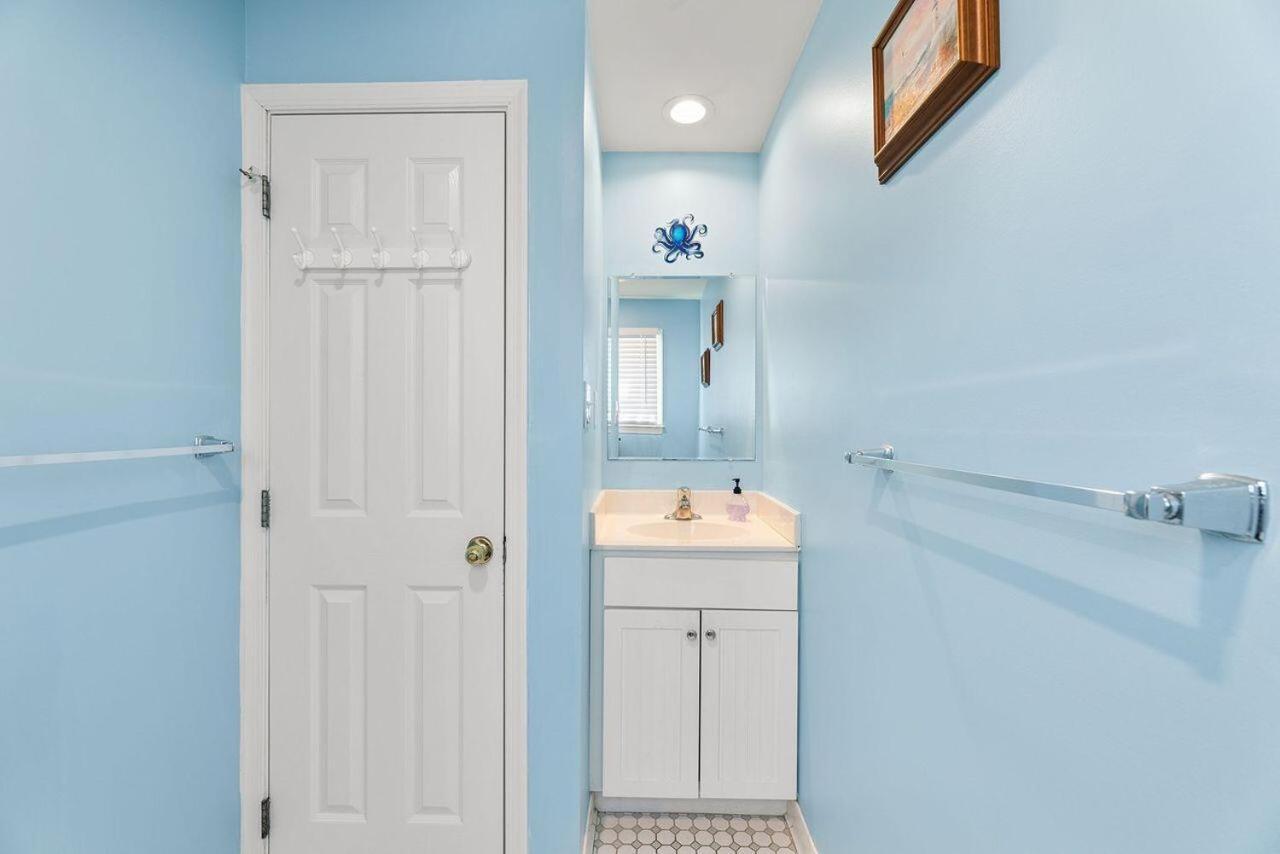 The Barracuda 3 Steps To The 2br Sleeps 6 * Ocean City