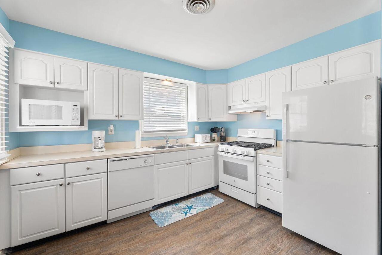 The Barracuda 3 Steps To The 2br Sleeps 6 *