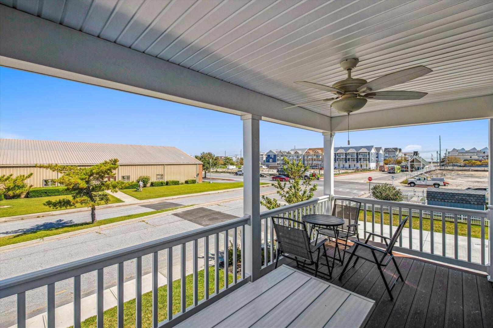 Bayside Bliss 205 *