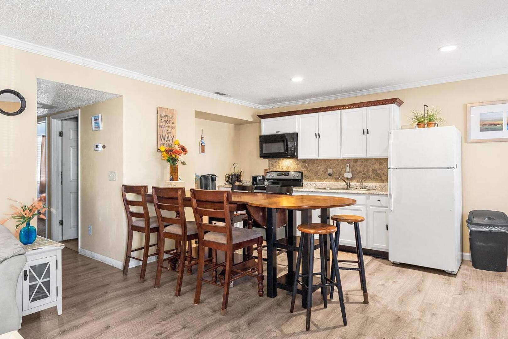 Apartment Eagles Landing 101 *