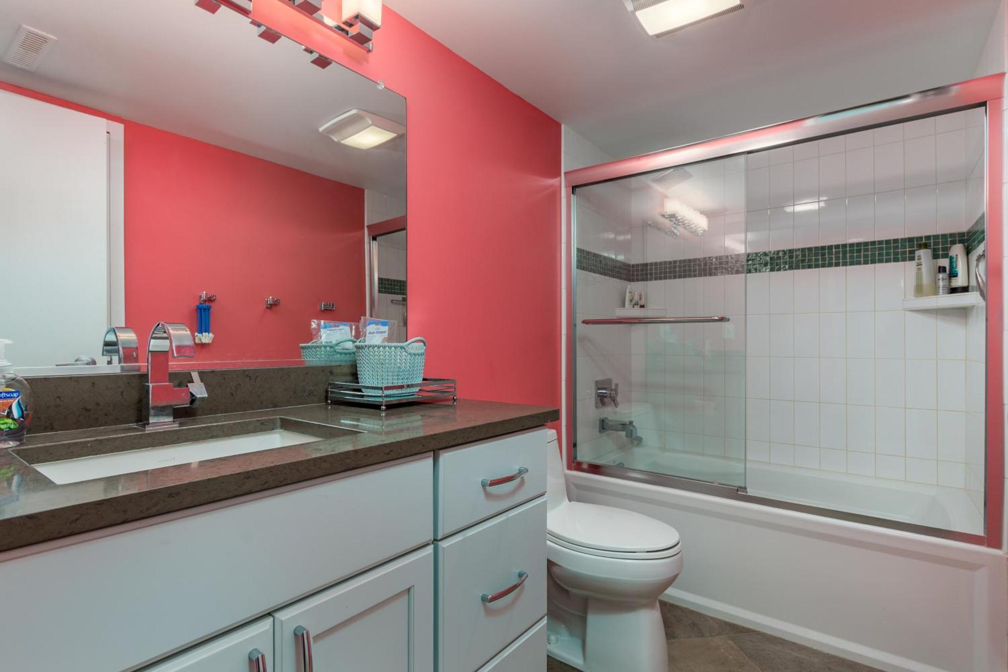 Family Friendly 2br, Amazing Unobstructed Ocean View,huge Balcony, Pool Apartment *