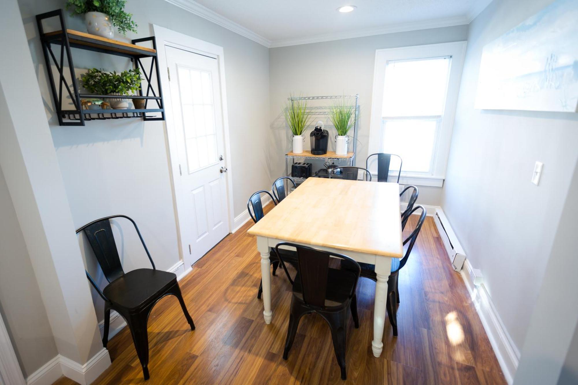 Apartment 205 5th Street *